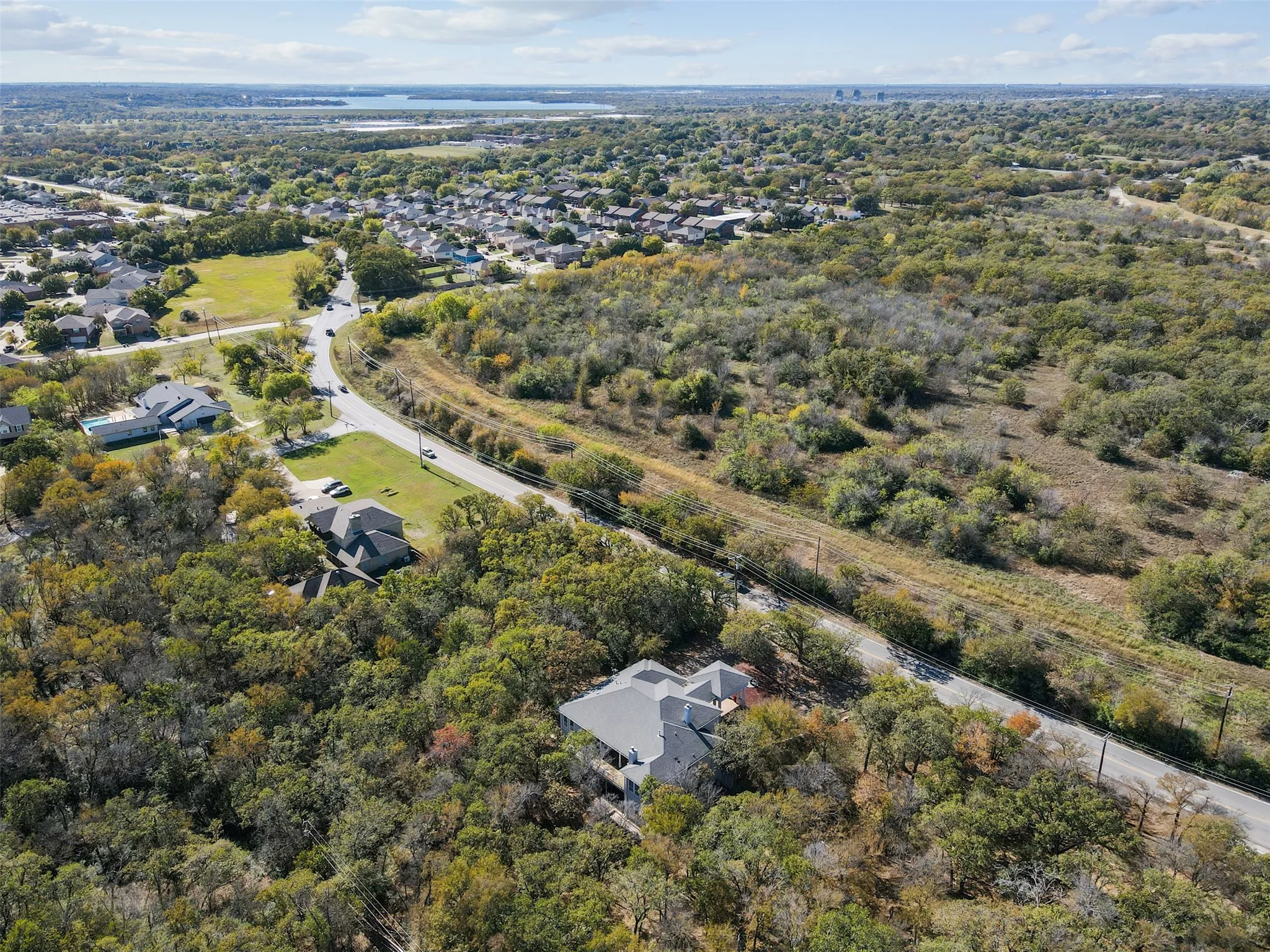 Single Family Residence For Sale in Tarrant County , 2109 Cooks Lane, Fort Worth, Texas 76120, 3 Bedroom, 3 Bathroom, 2 Garage spaces, 5,558 Sqft, built in 2005, Preowned, mls#21197944, Real Estate Agent in Fort Worth, Homes For Sale in Tarrant county, Homes For Sale in Fort Worth, Realtor in Fort Worth Texas, Real Estate Brokerage Independent Realty Texas, Luminita Cordes Realtor