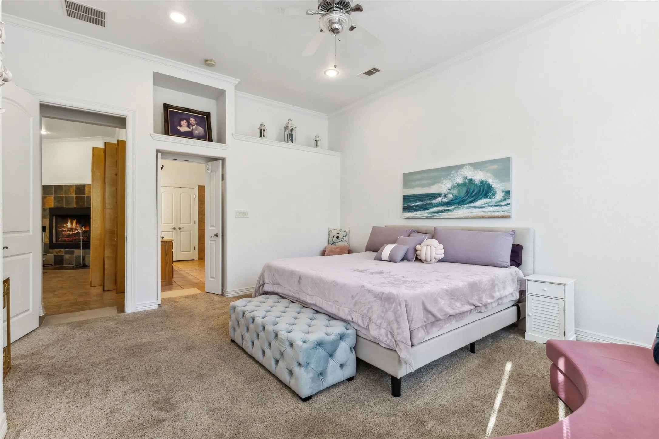 Single Family Residence For Sale in Tarrant County , 2109 Cooks Lane, Fort Worth, Texas 76120, 3 Bedroom, 3 Bathroom, 2 Garage spaces, 5,558 Sqft, built in 2005, Preowned, mls#21197944, Real Estate Agent in Fort Worth, Homes For Sale in Tarrant county, Homes For Sale in Fort Worth, Realtor in Fort Worth Texas, Real Estate Brokerage Independent Realty Texas, Luminita Cordes Realtor