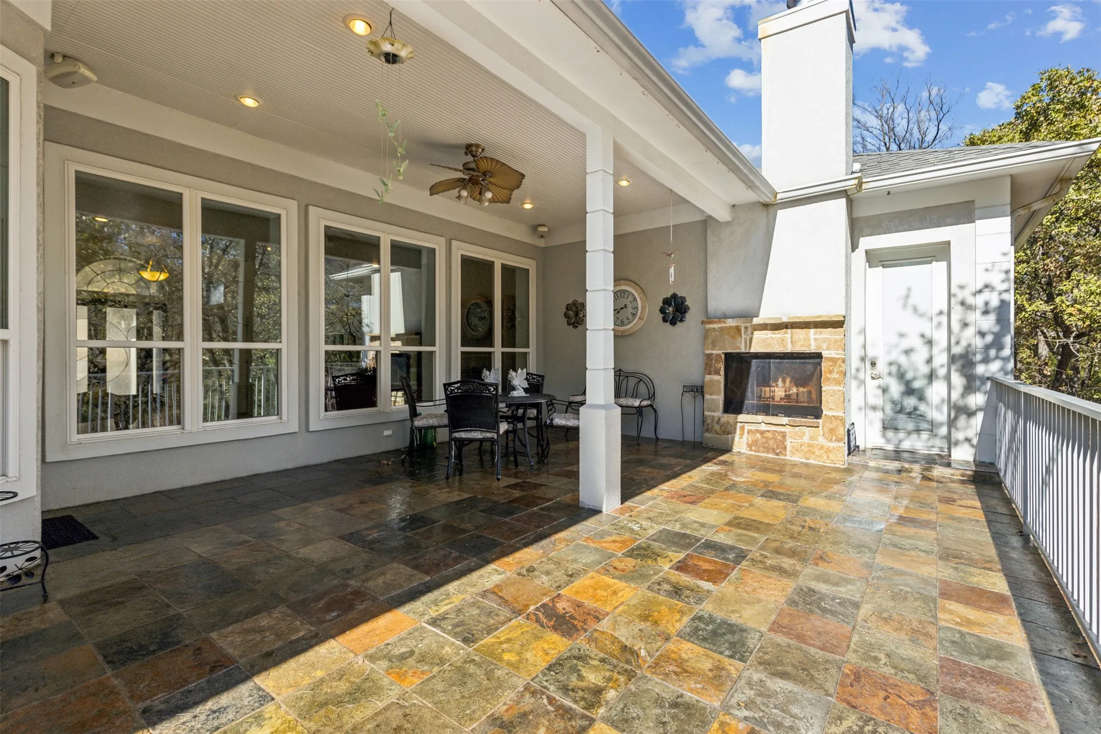 Single Family Residence For Sale in Tarrant County , 2109 Cooks Lane, Fort Worth, Texas 76120, 3 Bedroom, 3 Bathroom, 2 Garage spaces, 5,558 Sqft, built in 2005, Preowned, mls#21197944, Real Estate Agent in Fort Worth, Homes For Sale in Tarrant county, Homes For Sale in Fort Worth, Realtor in Fort Worth Texas, Real Estate Brokerage Independent Realty Texas, Luminita Cordes Realtor