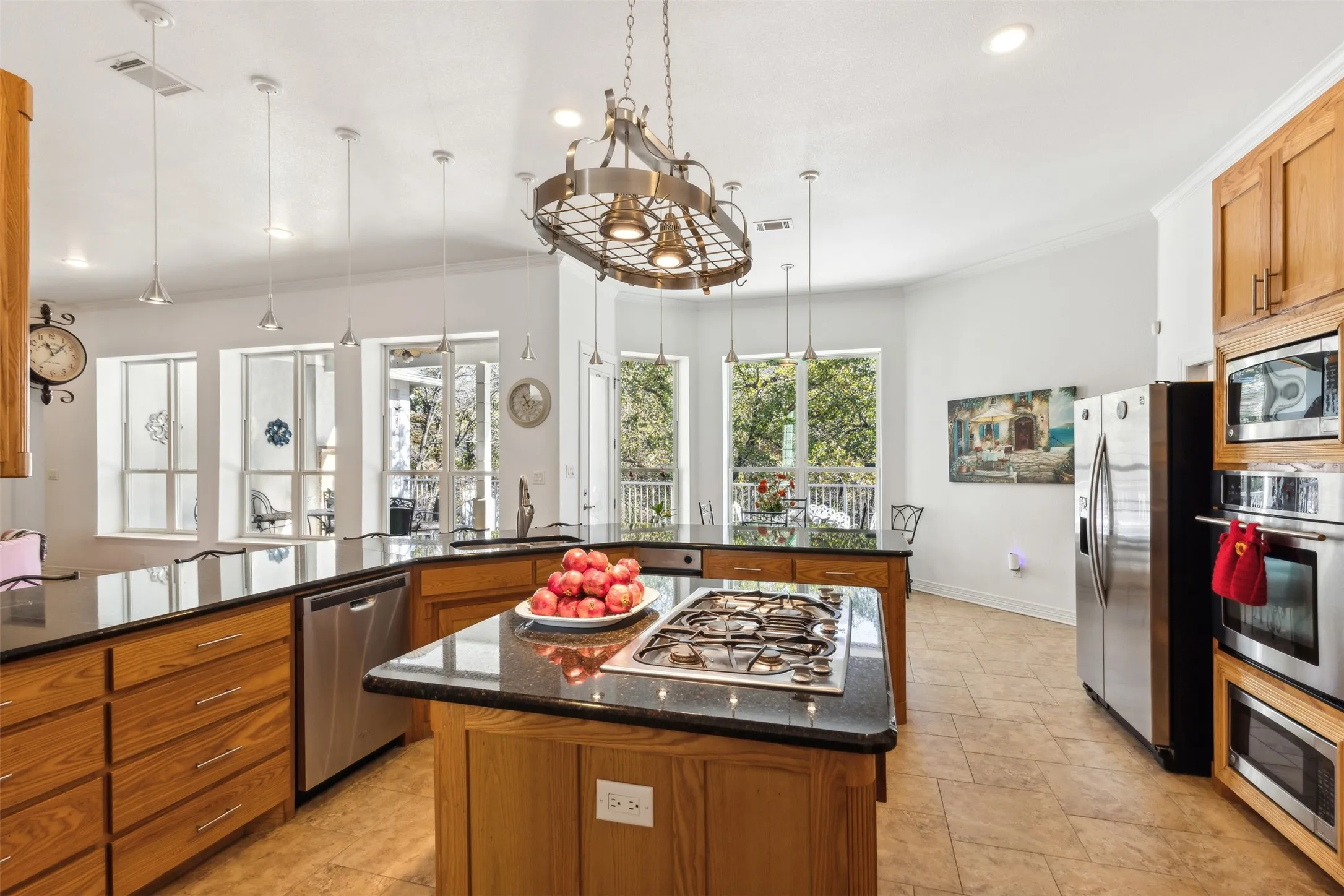 Single Family Residence For Sale in Tarrant County , 2109 Cooks Lane, Fort Worth, Texas 76120, 3 Bedroom, 3 Bathroom, 2 Garage spaces, 5,558 Sqft, built in 2005, Preowned, mls#21197944, Real Estate Agent in Fort Worth, Homes For Sale in Tarrant county, Homes For Sale in Fort Worth, Realtor in Fort Worth Texas, Real Estate Brokerage Independent Realty Texas, Luminita Cordes Realtor