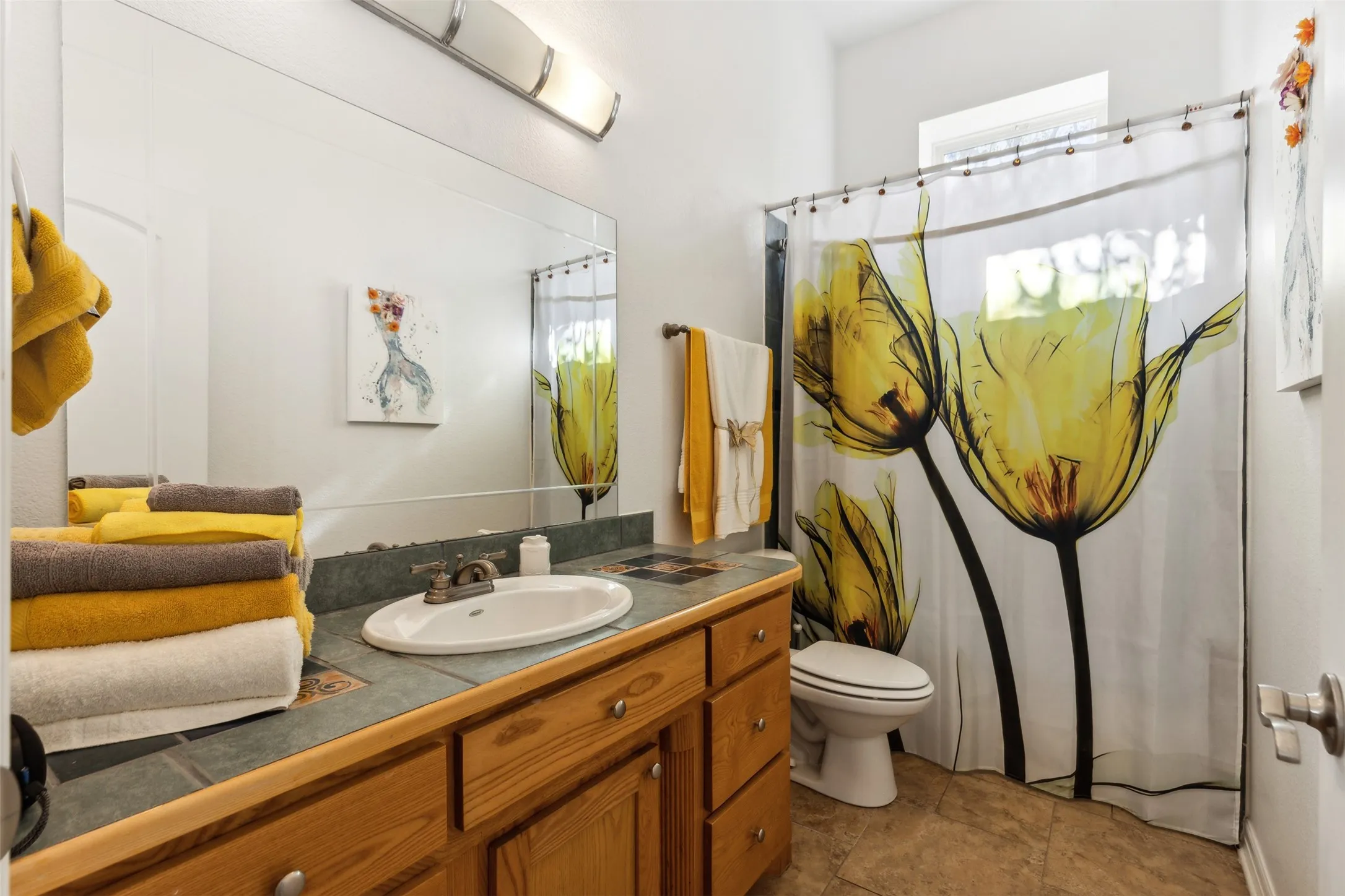 Single Family Residence For Sale in Tarrant County , 2109 Cooks Lane, Fort Worth, Texas 76120, 3 Bedroom, 3 Bathroom, 2 Garage spaces, 5,558 Sqft, built in 2005, Preowned, mls#21197944, Real Estate Agent in Fort Worth, Homes For Sale in Tarrant county, Homes For Sale in Fort Worth, Realtor in Fort Worth Texas, Real Estate Brokerage Independent Realty Texas, Luminita Cordes Realtor