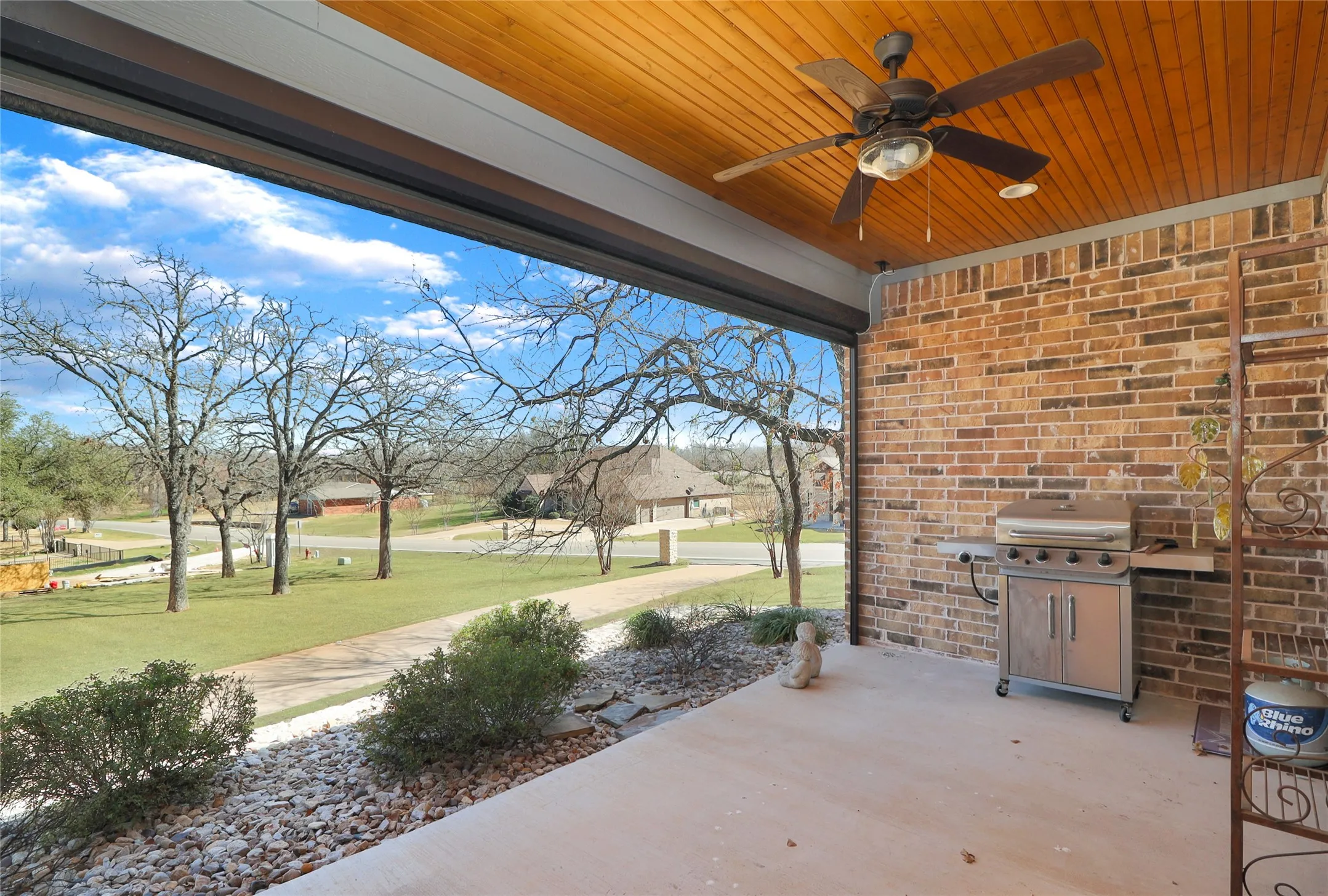 Single Family Residence For Sale in Hood County , 8701 Oakland Court, Granbury, Texas 76049, 3 Bedrooms, 2 Bathrooms, 3 Garage spaces, 2,121 Sqft, built in 2020, Price $484,999, mls#21198220, Real Estate Agent in Granbury, Homes For Sale in Hood county, Homes For Sale in Granbury, Realtor in Granbury Texas, Real Estate Brokerage Independent Realty Texas, Luminita Cordes Realtor