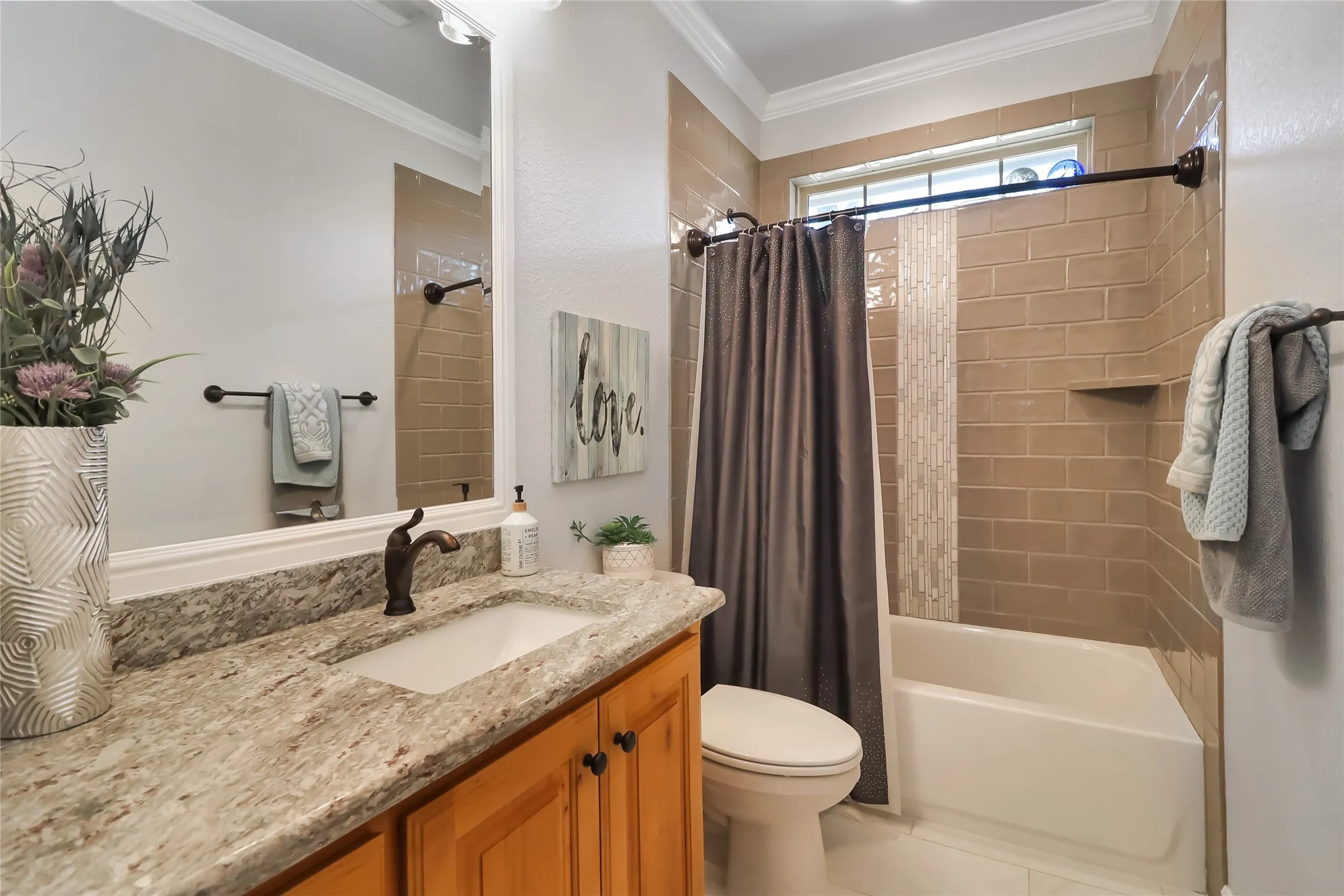 Single Family Residence For Sale in Hood County , 8701 Oakland Court, Granbury, Texas 76049, 3 Bedrooms, 2 Bathrooms, 3 Garage spaces, 2,121 Sqft, built in 2020, Price $484,999, mls#21198220, Real Estate Agent in Granbury, Homes For Sale in Hood county, Homes For Sale in Granbury, Realtor in Granbury Texas, Real Estate Brokerage Independent Realty Texas, Luminita Cordes Realtor