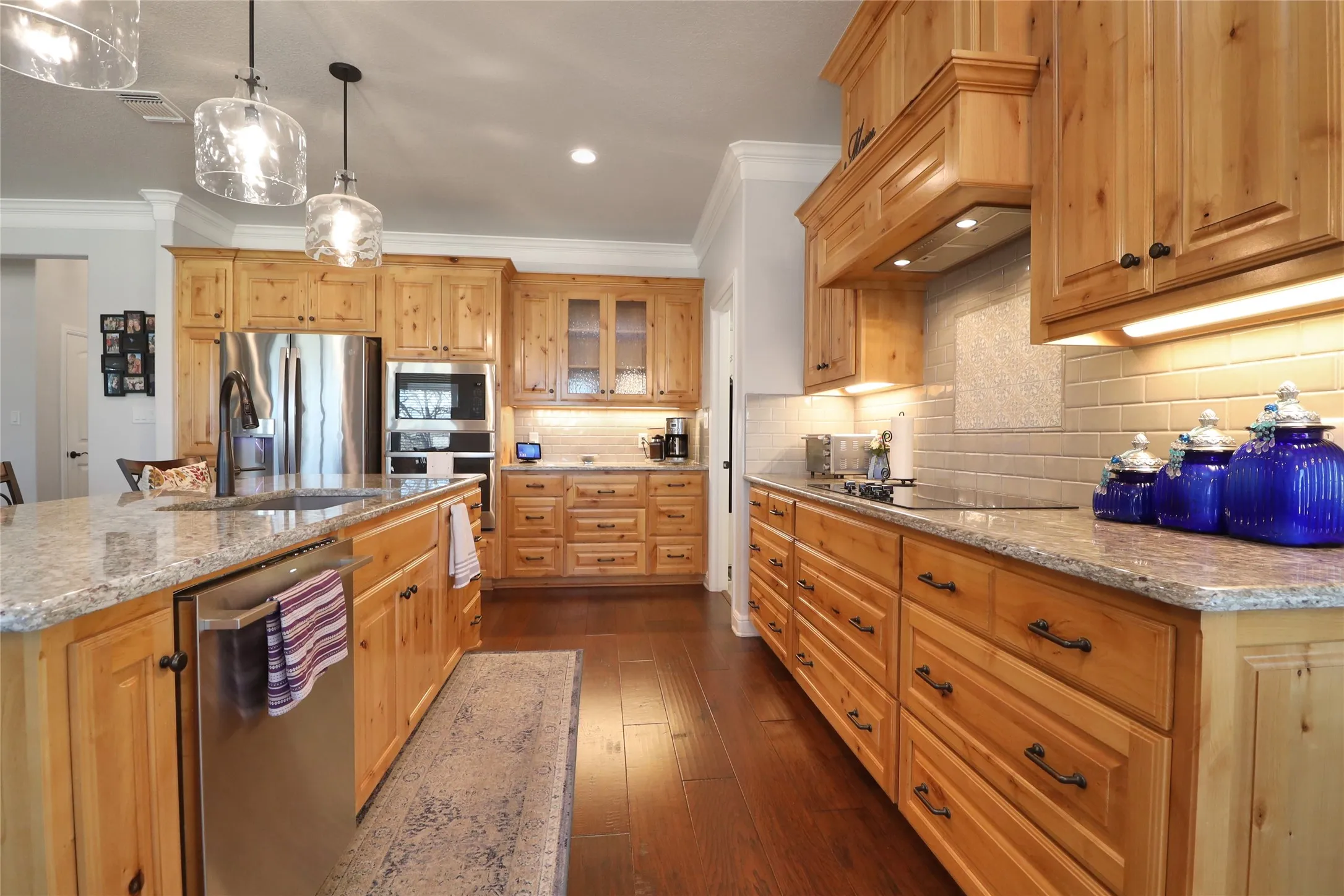 Single Family Residence For Sale in Hood County , 8701 Oakland Court, Granbury, Texas 76049, 3 Bedrooms, 2 Bathrooms, 3 Garage spaces, 2,121 Sqft, built in 2020, Price $484,999, mls#21198220, Real Estate Agent in Granbury, Homes For Sale in Hood county, Homes For Sale in Granbury, Realtor in Granbury Texas, Real Estate Brokerage Independent Realty Texas, Luminita Cordes Realtor
