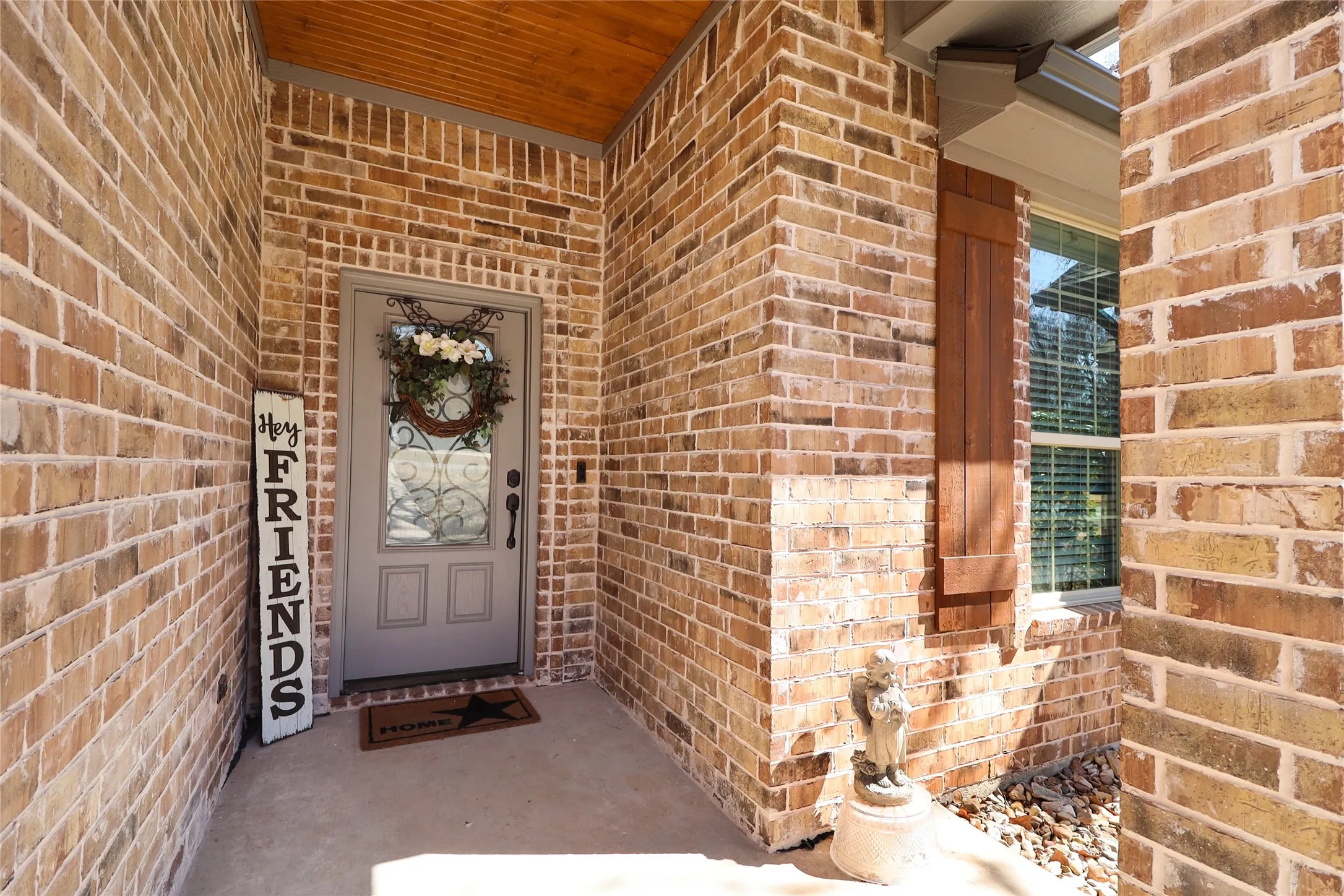 Single Family Residence For Sale in Hood County , 8701 Oakland Court, Granbury, Texas 76049, 3 Bedrooms, 2 Bathrooms, 3 Garage spaces, 2,121 Sqft, built in 2020, Price $484,999, mls#21198220, Real Estate Agent in Granbury, Homes For Sale in Hood county, Homes For Sale in Granbury, Realtor in Granbury Texas, Real Estate Brokerage Independent Realty Texas, Luminita Cordes Realtor