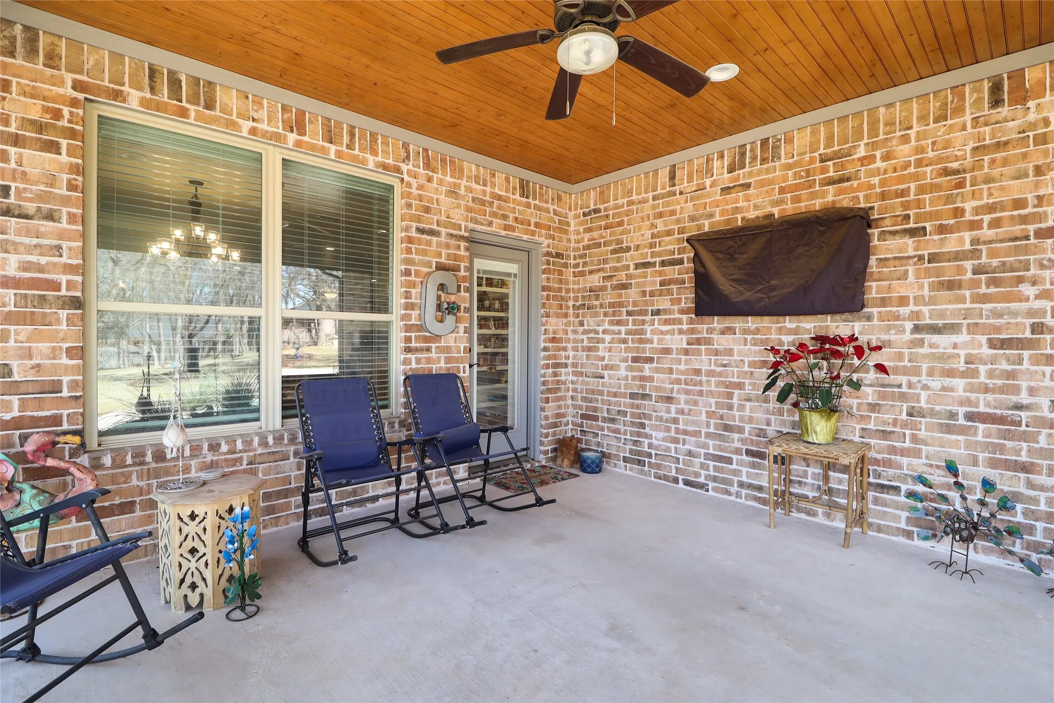 Single Family Residence For Sale in Hood County , 8701 Oakland Court, Granbury, Texas 76049, 3 Bedrooms, 2 Bathrooms, 3 Garage spaces, 2,121 Sqft, built in 2020, Price $484,999, mls#21198220, Real Estate Agent in Granbury, Homes For Sale in Hood county, Homes For Sale in Granbury, Realtor in Granbury Texas, Real Estate Brokerage Independent Realty Texas, Luminita Cordes Realtor