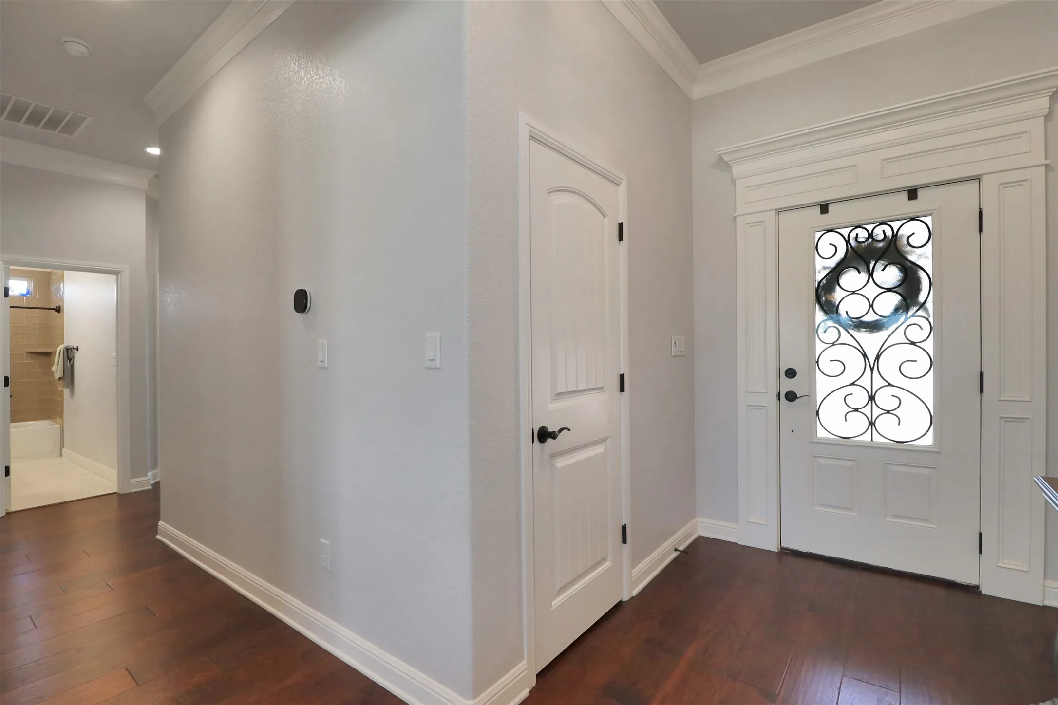 Single Family Residence For Sale in Hood County , 8701 Oakland Court, Granbury, Texas 76049, 3 Bedrooms, 2 Bathrooms, 3 Garage spaces, 2,121 Sqft, built in 2020, Price $484,999, mls#21198220, Real Estate Agent in Granbury, Homes For Sale in Hood county, Homes For Sale in Granbury, Realtor in Granbury Texas, Real Estate Brokerage Independent Realty Texas, Luminita Cordes Realtor