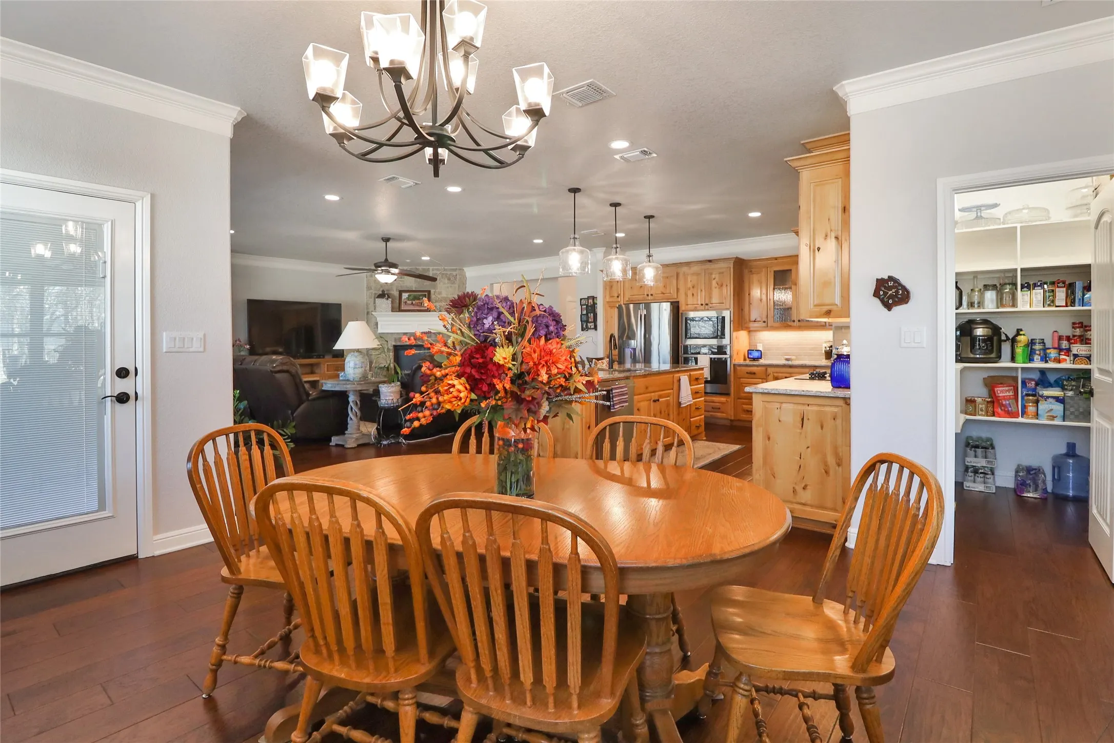 Single Family Residence For Sale in Hood County , 8701 Oakland Court, Granbury, Texas 76049, 3 Bedrooms, 2 Bathrooms, 3 Garage spaces, 2,121 Sqft, built in 2020, Price $484,999, mls#21198220, Real Estate Agent in Granbury, Homes For Sale in Hood county, Homes For Sale in Granbury, Realtor in Granbury Texas, Real Estate Brokerage Independent Realty Texas, Luminita Cordes Realtor