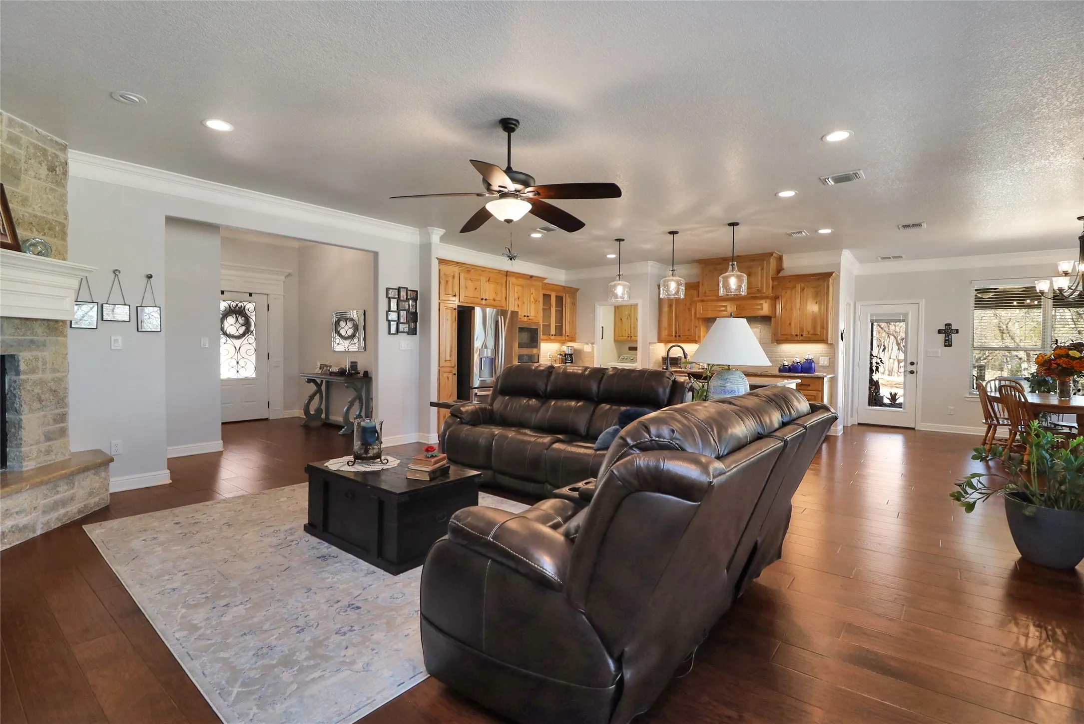 Single Family Residence For Sale in Hood County , 8701 Oakland Court, Granbury, Texas 76049, 3 Bedrooms, 2 Bathrooms, 3 Garage spaces, 2,121 Sqft, built in 2020, Price $484,999, mls#21198220, Real Estate Agent in Granbury, Homes For Sale in Hood county, Homes For Sale in Granbury, Realtor in Granbury Texas, Real Estate Brokerage Independent Realty Texas, Luminita Cordes Realtor