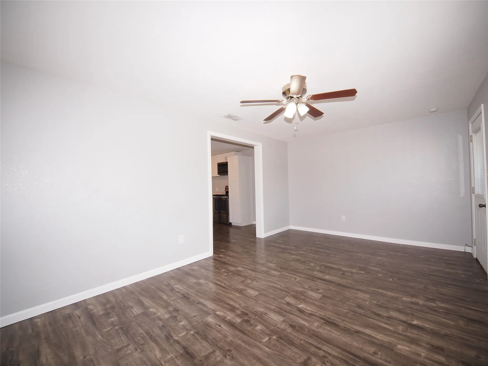 Single Family Residence For Sale in Young County , 1327 Old Jacksboro Road, Graham, Texas 76450, 2 Bedroom, 1 Bathroom, Garage spaces, 852 Sqft, built in 1945, mls#21198235, Real Estate Agent in Graham, Homes For Sale in Young county, Homes For Sale in Graham, Realtor in Graham Texas, Real Estate Brokerage Independent Realty Texas, Luminita Cordes Realtor