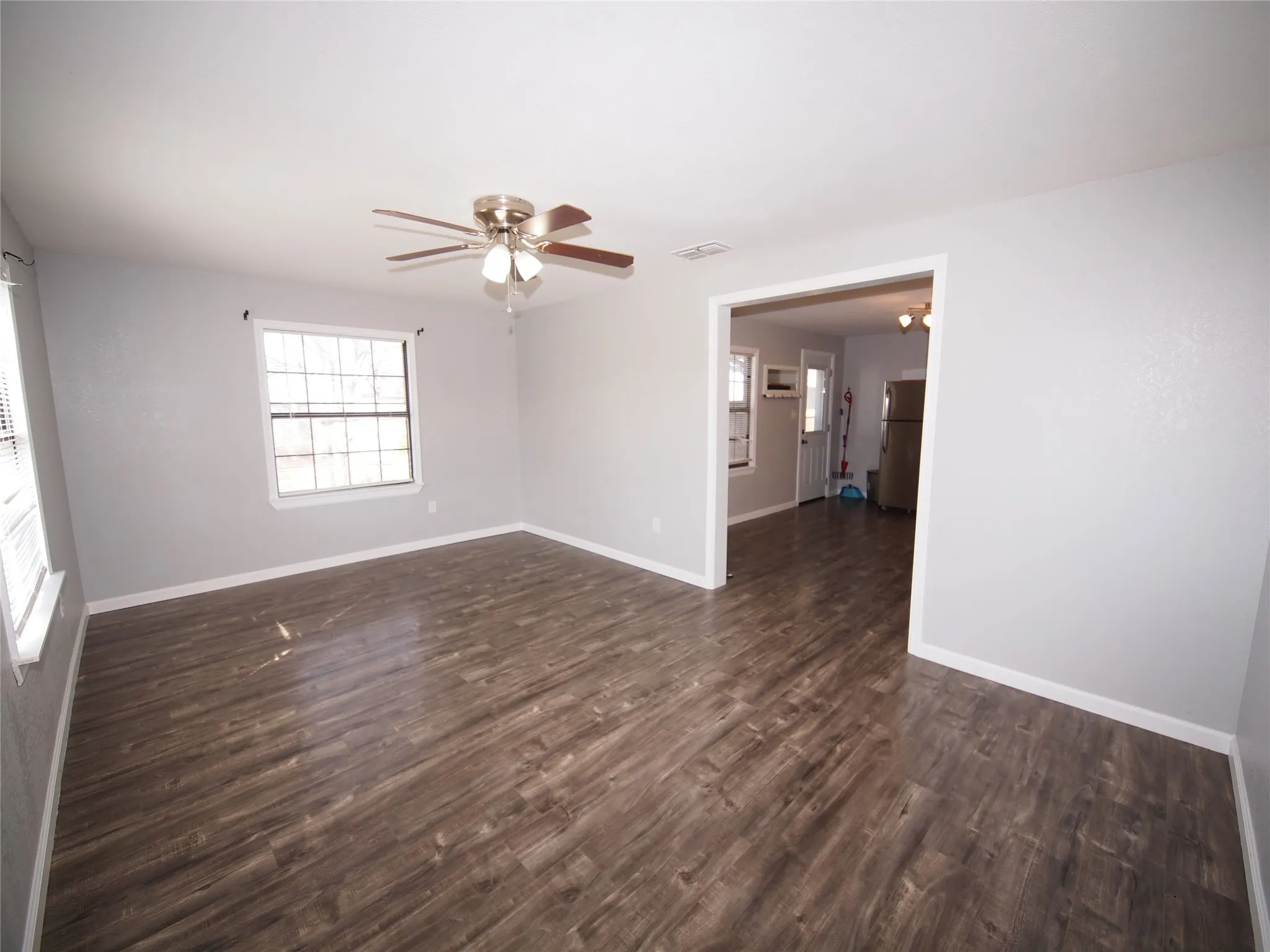 Single Family Residence For Sale in Young County , 1327 Old Jacksboro Road, Graham, Texas 76450, 2 Bedroom, 1 Bathroom, Garage spaces, 852 Sqft, built in 1945, mls#21198235, Real Estate Agent in Graham, Homes For Sale in Young county, Homes For Sale in Graham, Realtor in Graham Texas, Real Estate Brokerage Independent Realty Texas, Luminita Cordes Realtor