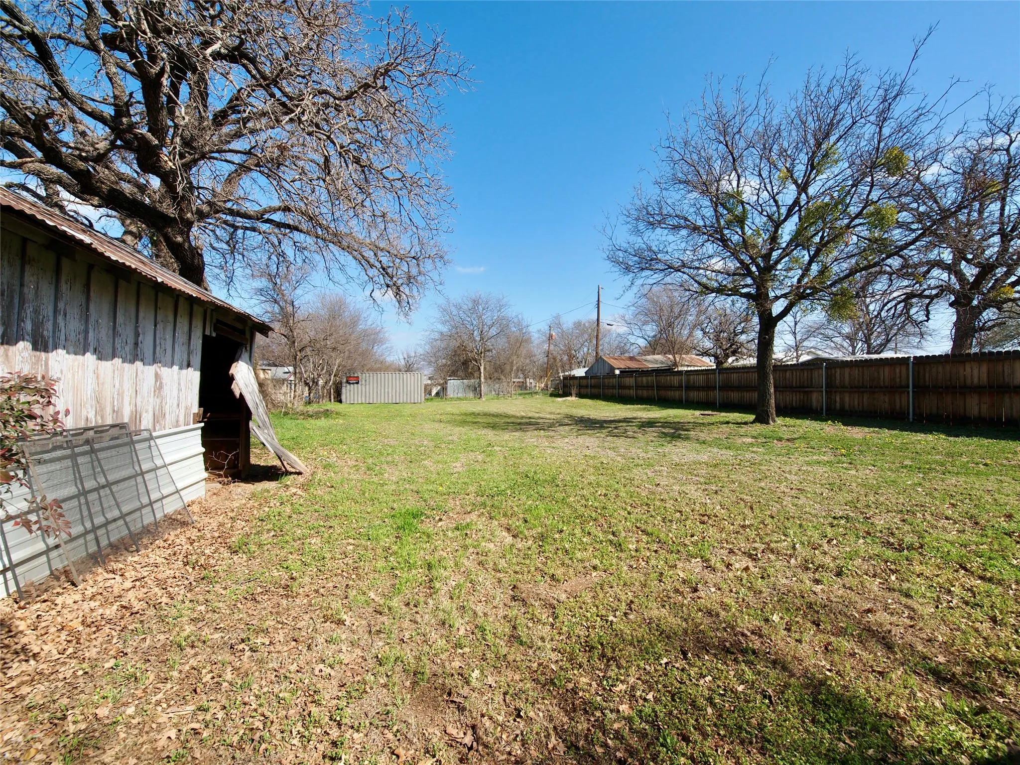 Single Family Residence For Sale in Young County , 1327 Old Jacksboro Road, Graham, Texas 76450, 2 Bedroom, 1 Bathroom, Garage spaces, 852 Sqft, built in 1945, mls#21198235, Real Estate Agent in Graham, Homes For Sale in Young county, Homes For Sale in Graham, Realtor in Graham Texas, Real Estate Brokerage Independent Realty Texas, Luminita Cordes Realtor