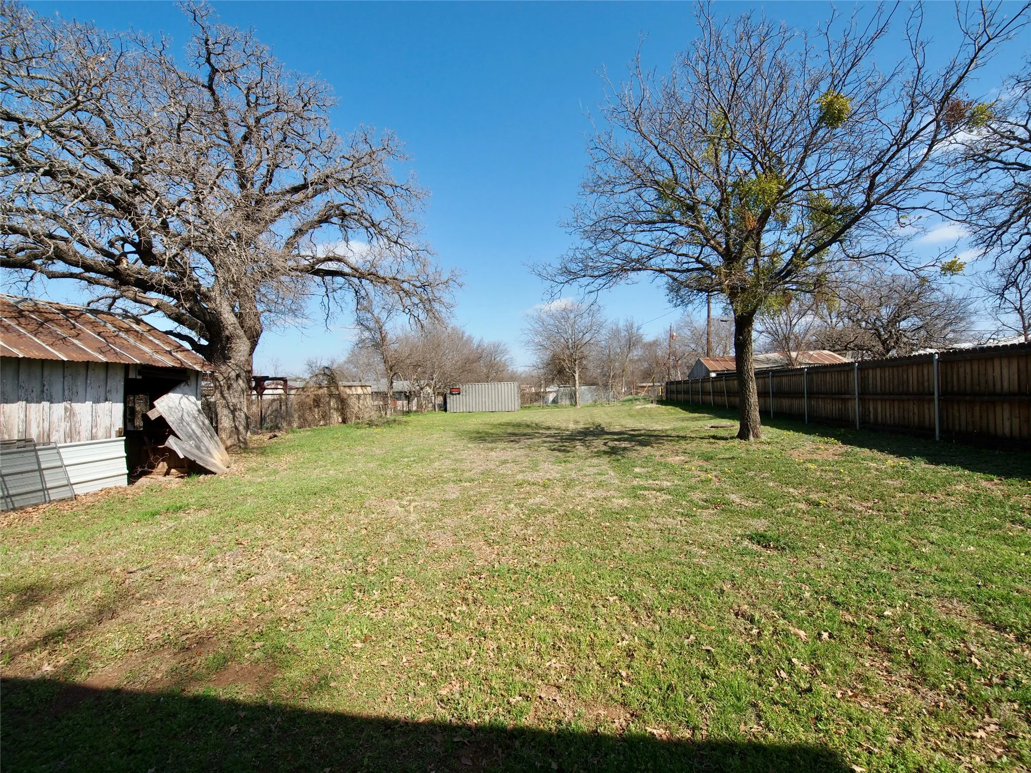 Single Family Residence For Sale in Young County , 1327 Old Jacksboro Road, Graham, Texas 76450, 2 Bedroom, 1 Bathroom, Garage spaces, 852 Sqft, built in 1945, mls#21198235, Real Estate Agent in Graham, Homes For Sale in Young county, Homes For Sale in Graham, Realtor in Graham Texas, Real Estate Brokerage Independent Realty Texas, Luminita Cordes Realtor
