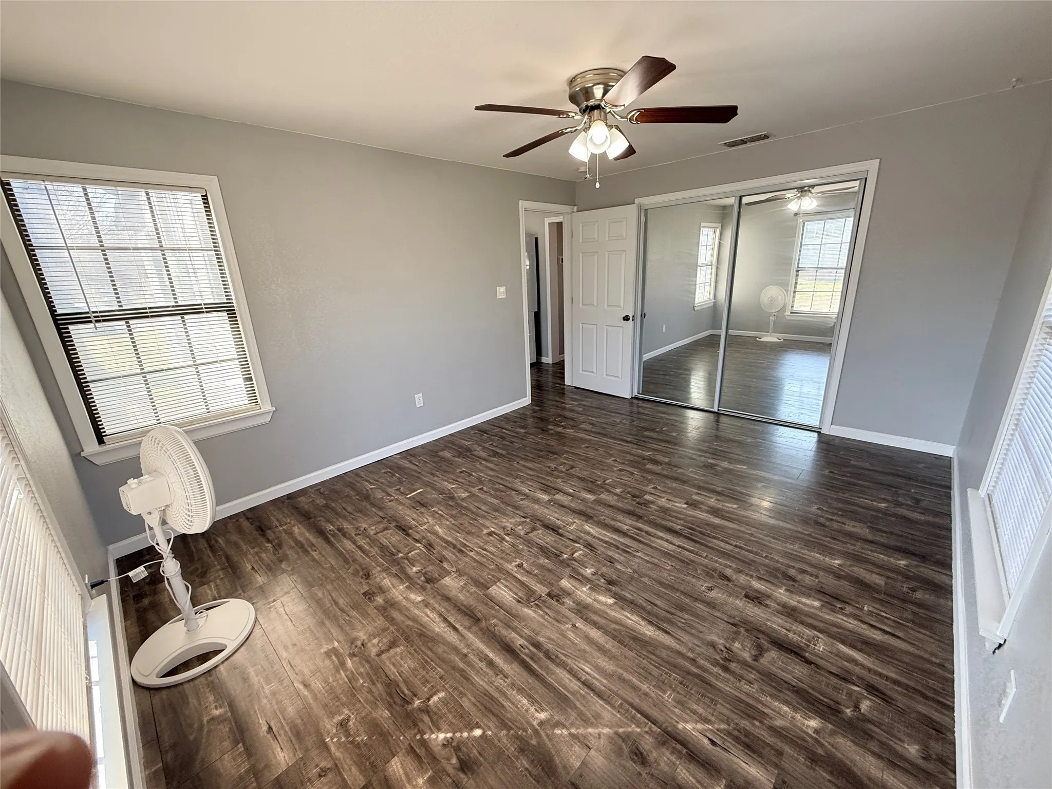 Single Family Residence For Sale in Young County , 1327 Old Jacksboro Road, Graham, Texas 76450, 2 Bedroom, 1 Bathroom, Garage spaces, 852 Sqft, built in 1945, mls#21198235, Real Estate Agent in Graham, Homes For Sale in Young county, Homes For Sale in Graham, Realtor in Graham Texas, Real Estate Brokerage Independent Realty Texas, Luminita Cordes Realtor