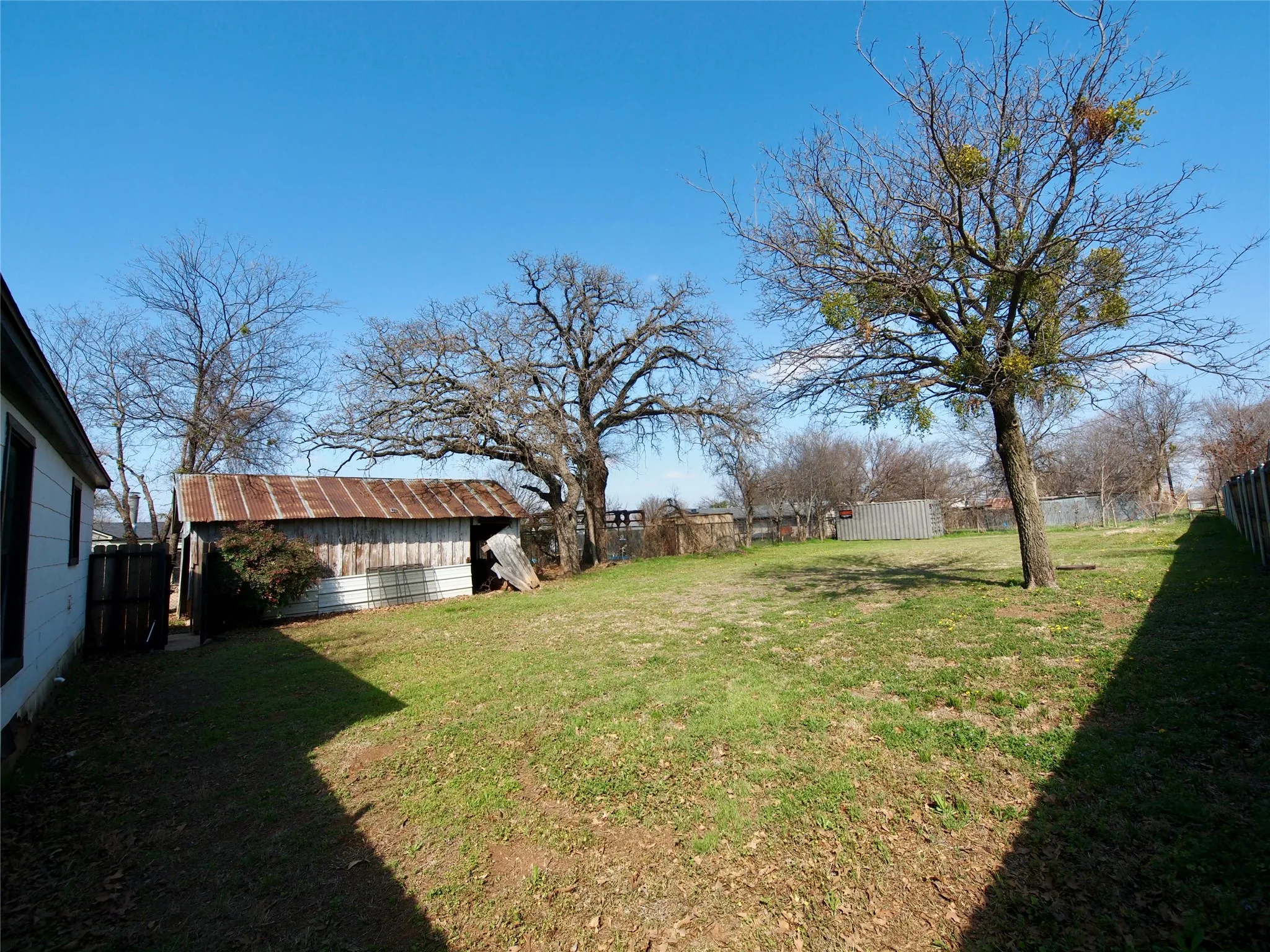 Single Family Residence For Sale in Young County , 1327 Old Jacksboro Road, Graham, Texas 76450, 2 Bedroom, 1 Bathroom, Garage spaces, 852 Sqft, built in 1945, mls#21198235, Real Estate Agent in Graham, Homes For Sale in Young county, Homes For Sale in Graham, Realtor in Graham Texas, Real Estate Brokerage Independent Realty Texas, Luminita Cordes Realtor