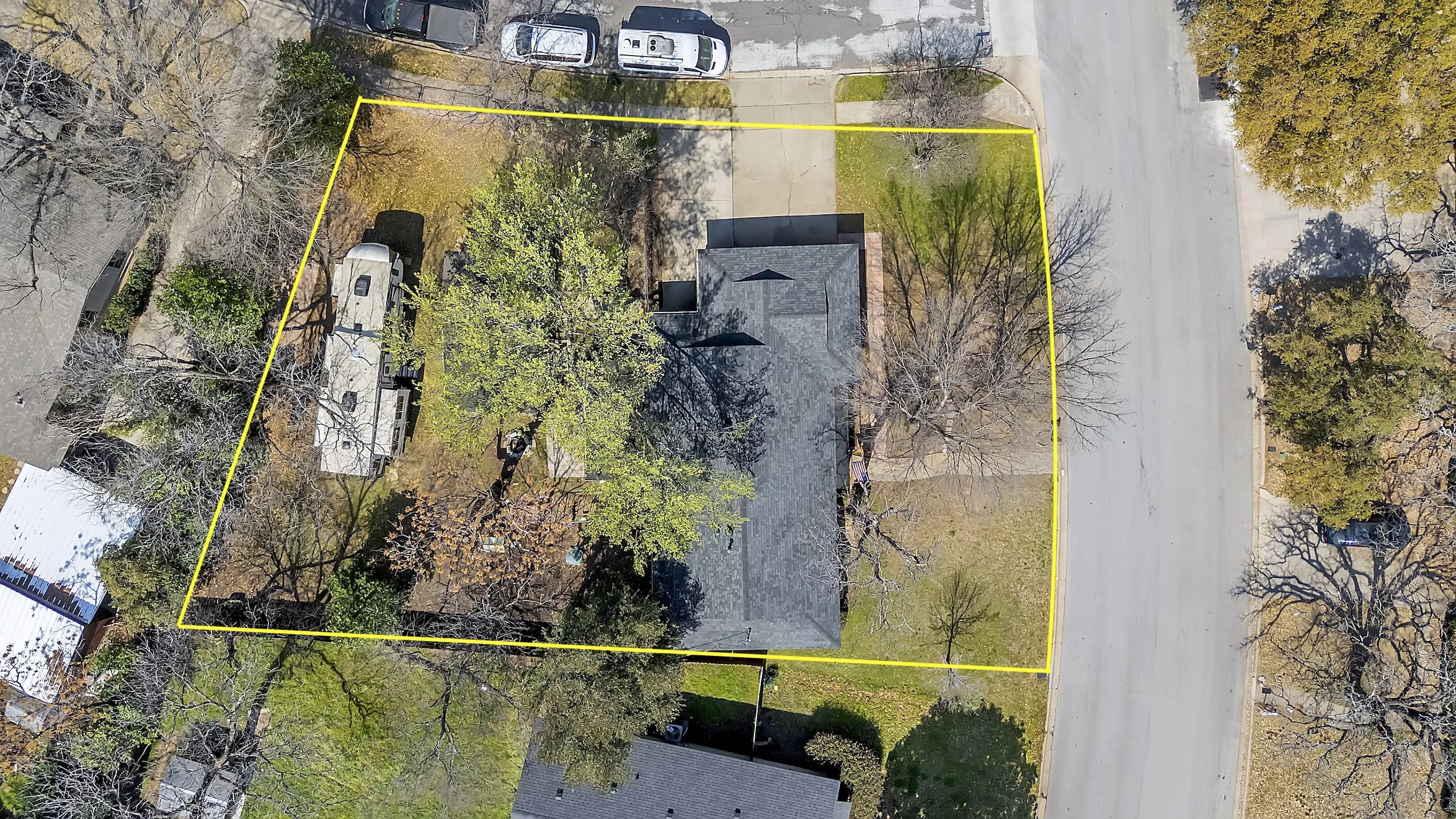 Single Family Residence For Sale in Tarrant County , 709 Hurstview Drive, Hurst, Texas 76053, 3 Bedroom, 2 Bathroom, Garage spaces, 1,840 Sqft, built in 1957, Preowned, mls#21197256, Real Estate Agent in Hurst, Homes For Sale in Tarrant county, Homes For Sale in Hurst, Realtor in Hurst Texas, Real Estate Brokerage Independent Realty Texas, Luminita Cordes Realtor