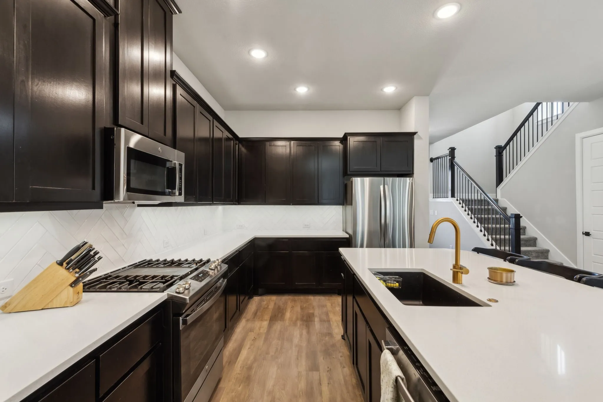 Single Family Residence For Sale in Parker County , 2121 Tolleson Drive, Fort Worth, Texas 76008, 3 Bedroom, 3 Bathroom, 2 Garage spaces, 2,766 Sqft, built in 2021, Preowned, mls#21196254, Real Estate Agent in Fort Worth, Homes For Sale in Parker county, Homes For Sale in Fort Worth, Realtor in Fort Worth Texas, Real Estate Brokerage Independent Realty Texas, Luminita Cordes Realtor