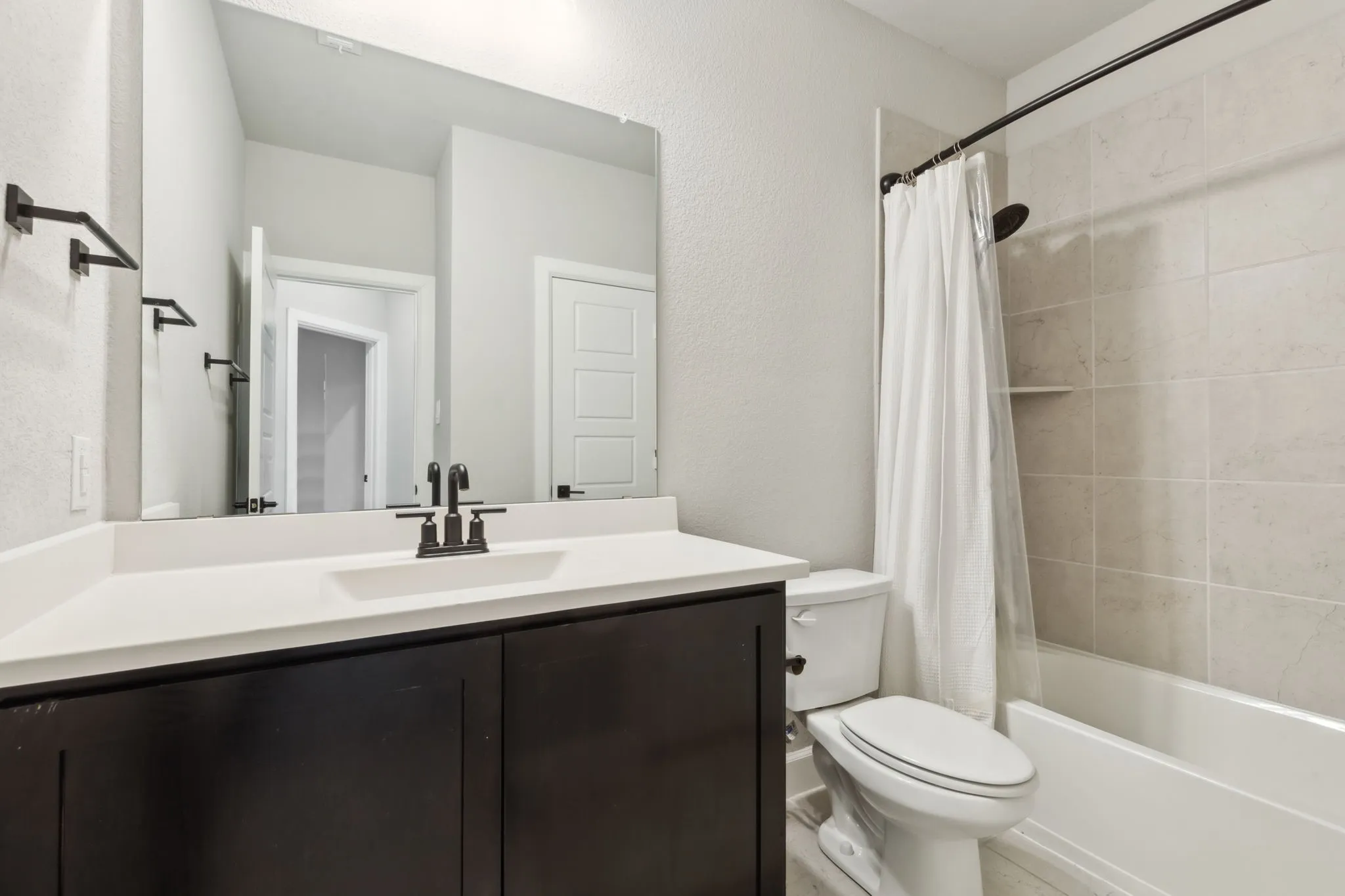 Single Family Residence For Sale in Parker County , 2121 Tolleson Drive, Fort Worth, Texas 76008, 3 Bedroom, 3 Bathroom, 2 Garage spaces, 2,766 Sqft, built in 2021, Preowned, mls#21196254, Real Estate Agent in Fort Worth, Homes For Sale in Parker county, Homes For Sale in Fort Worth, Realtor in Fort Worth Texas, Real Estate Brokerage Independent Realty Texas, Luminita Cordes Realtor