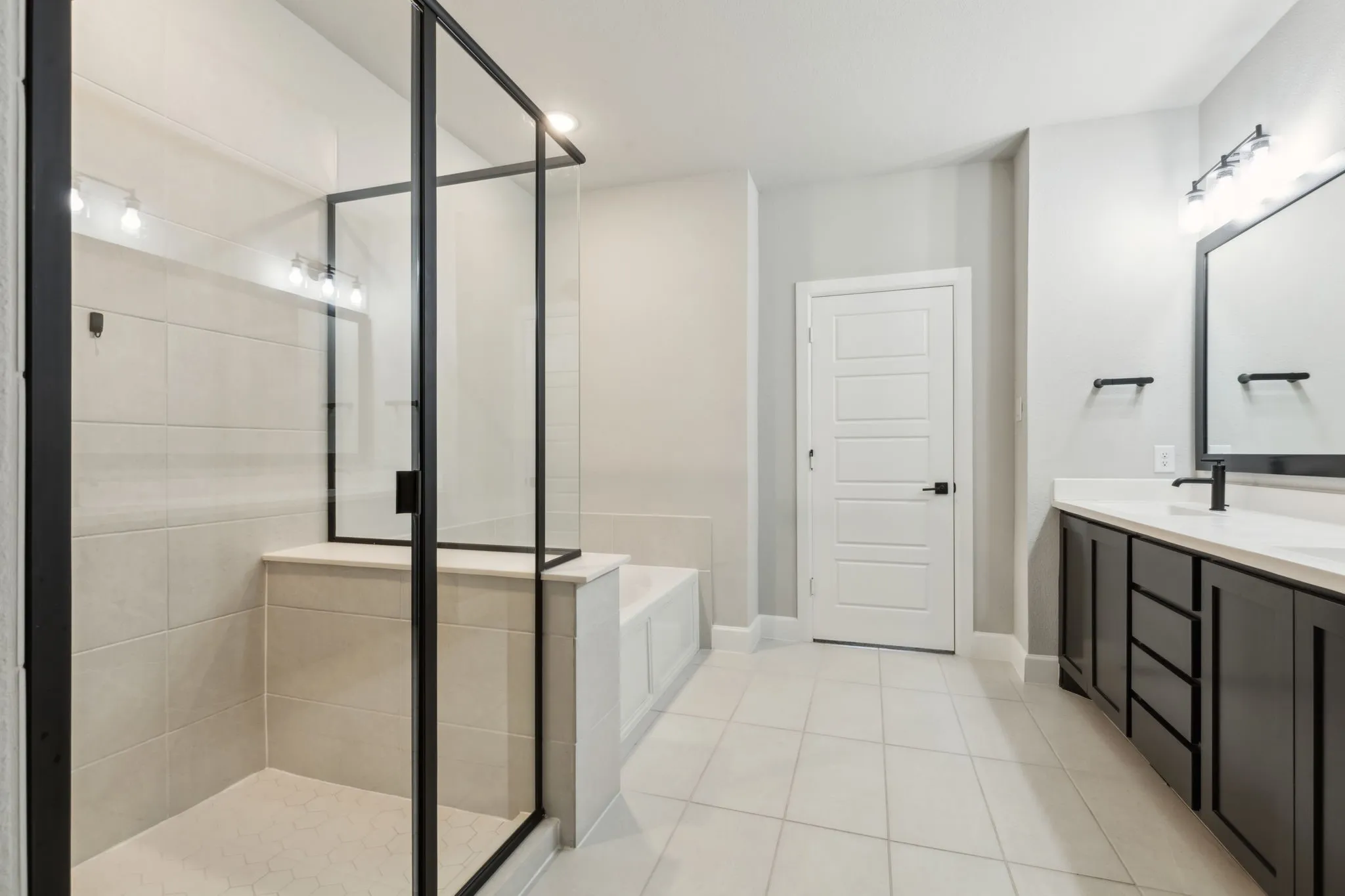 Single Family Residence For Sale in Parker County , 2121 Tolleson Drive, Fort Worth, Texas 76008, 3 Bedroom, 3 Bathroom, 2 Garage spaces, 2,766 Sqft, built in 2021, Preowned, mls#21196254, Real Estate Agent in Fort Worth, Homes For Sale in Parker county, Homes For Sale in Fort Worth, Realtor in Fort Worth Texas, Real Estate Brokerage Independent Realty Texas, Luminita Cordes Realtor