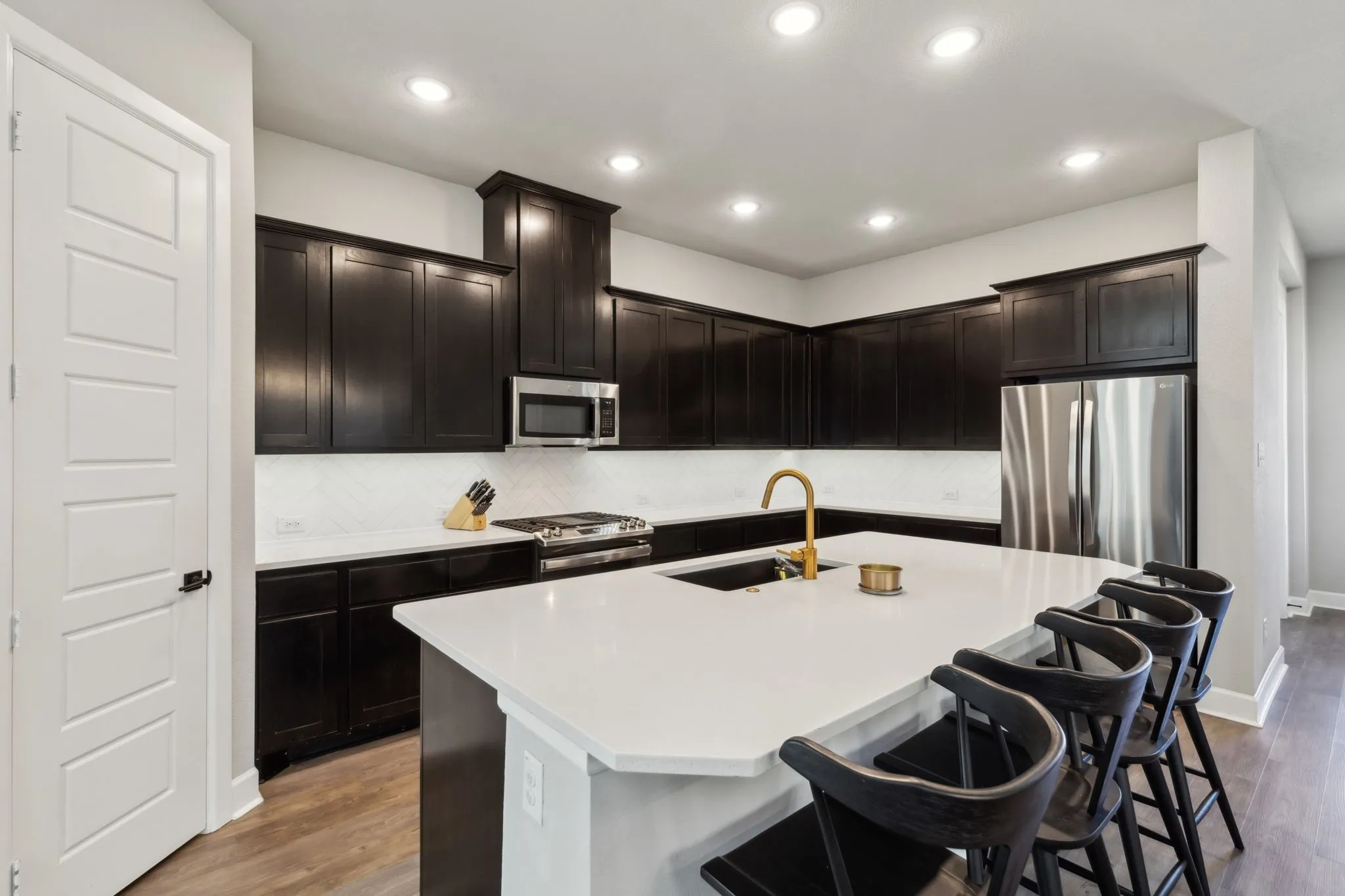 Single Family Residence For Sale in Parker County , 2121 Tolleson Drive, Fort Worth, Texas 76008, 3 Bedroom, 3 Bathroom, 2 Garage spaces, 2,766 Sqft, built in 2021, Preowned, mls#21196254, Real Estate Agent in Fort Worth, Homes For Sale in Parker county, Homes For Sale in Fort Worth, Realtor in Fort Worth Texas, Real Estate Brokerage Independent Realty Texas, Luminita Cordes Realtor