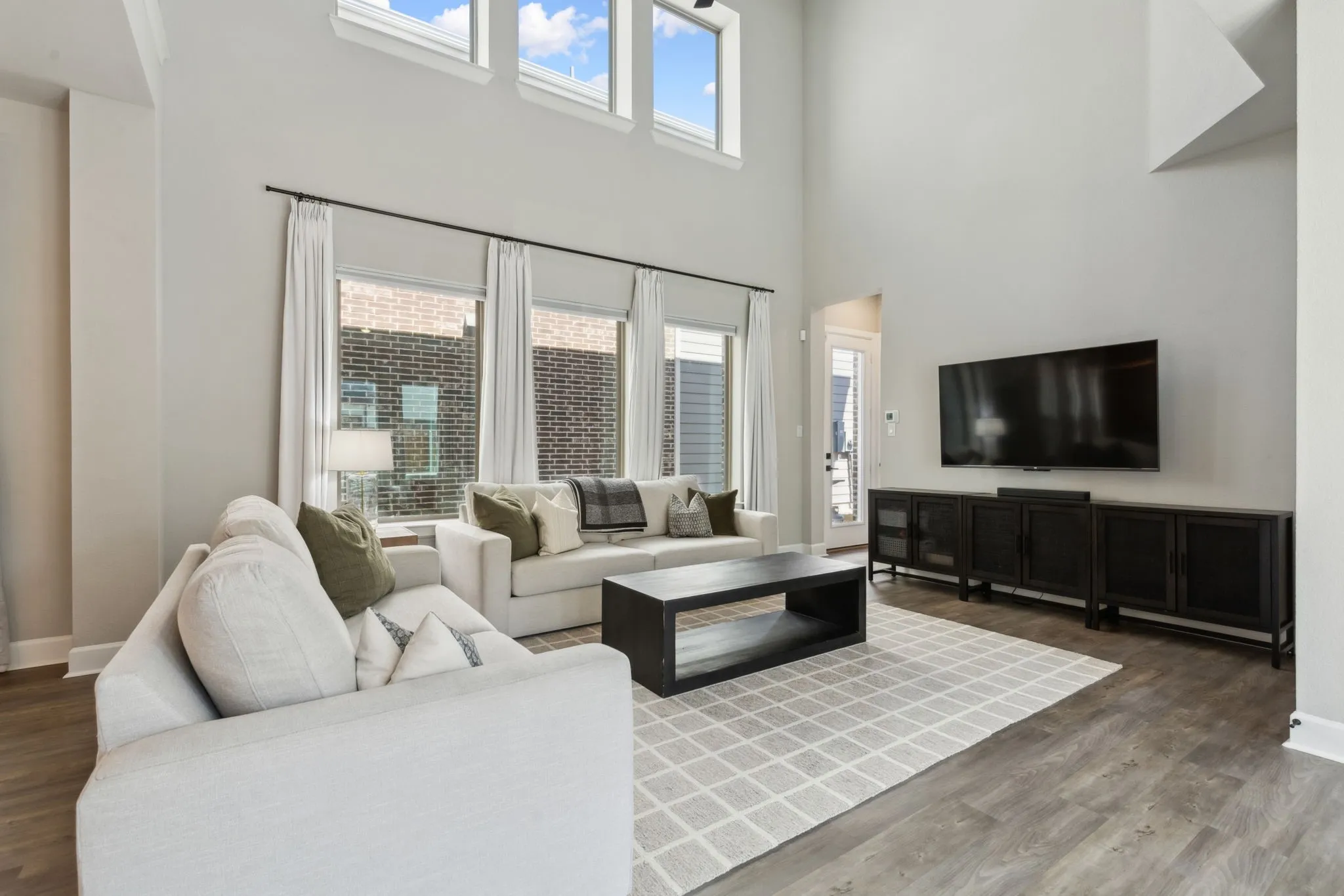 Single Family Residence For Sale in Parker County , 2121 Tolleson Drive, Fort Worth, Texas 76008, 3 Bedroom, 3 Bathroom, 2 Garage spaces, 2,766 Sqft, built in 2021, Preowned, mls#21196254, Real Estate Agent in Fort Worth, Homes For Sale in Parker county, Homes For Sale in Fort Worth, Realtor in Fort Worth Texas, Real Estate Brokerage Independent Realty Texas, Luminita Cordes Realtor