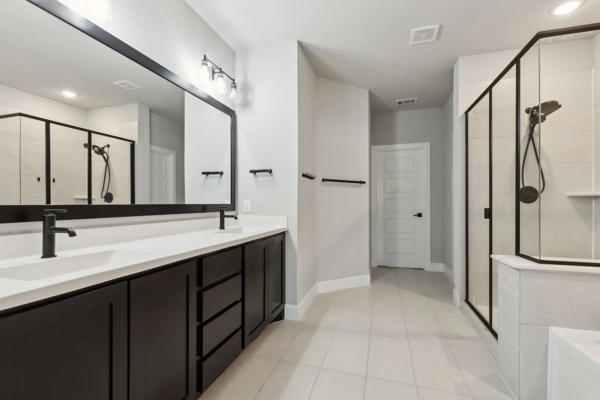 Single Family Residence For Sale in Parker County , 2121 Tolleson Drive, Fort Worth, Texas 76008, 3 Bedroom, 3 Bathroom, 2 Garage spaces, 2,766 Sqft, built in 2021, Preowned, mls#21196254, Real Estate Agent in Fort Worth, Homes For Sale in Parker county, Homes For Sale in Fort Worth, Realtor in Fort Worth Texas, Real Estate Brokerage Independent Realty Texas, Luminita Cordes Realtor