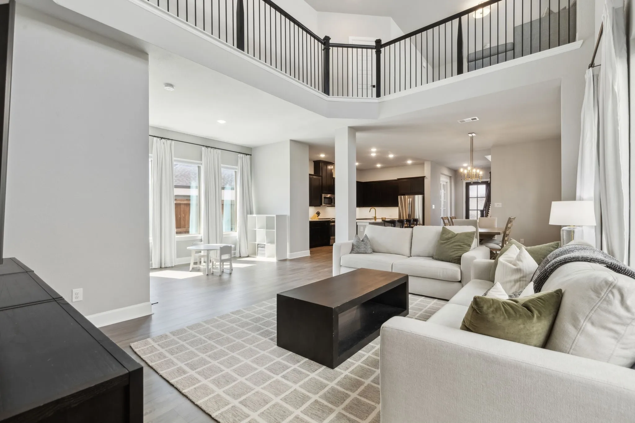 Single Family Residence For Sale in Parker County , 2121 Tolleson Drive, Fort Worth, Texas 76008, 3 Bedroom, 3 Bathroom, 2 Garage spaces, 2,766 Sqft, built in 2021, Preowned, mls#21196254, Real Estate Agent in Fort Worth, Homes For Sale in Parker county, Homes For Sale in Fort Worth, Realtor in Fort Worth Texas, Real Estate Brokerage Independent Realty Texas, Luminita Cordes Realtor