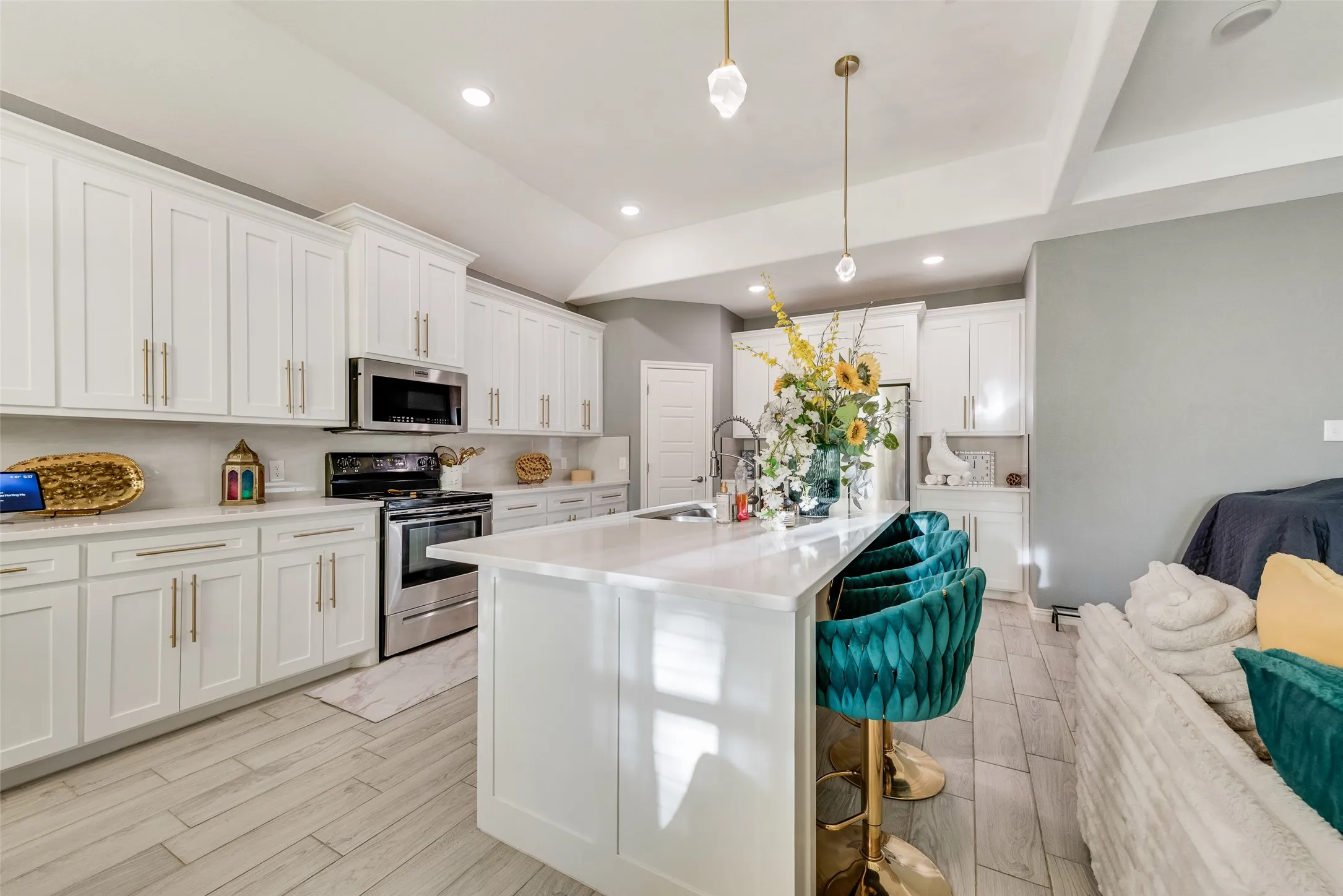 Single Family Residence For Sale in Dallas County , 4225 Elkins Avenue, Lancaster, Texas 75134, 4 Bedroom, 3 Bathroom, 2 Garage spaces, 2,193 Sqft, built in 2021, mls#21197268, Real Estate Agent in Lancaster, Homes For Sale in Dallas county, Homes For Sale in Lancaster, Realtor in Lancaster Texas, Real Estate Brokerage Independent Realty Texas, Luminita Cordes Realtor