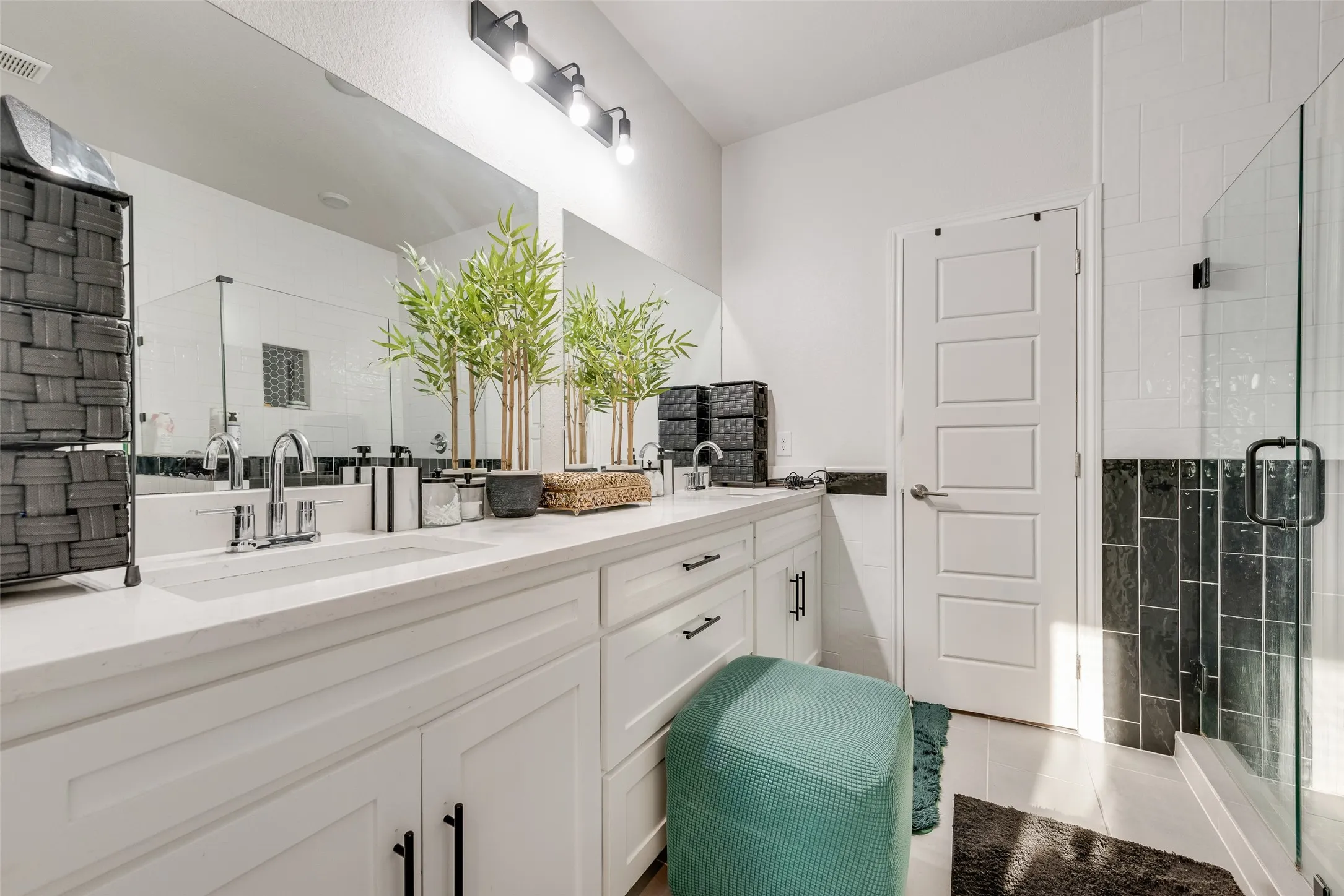 Single Family Residence For Sale in Dallas County , 4225 Elkins Avenue, Lancaster, Texas 75134, 4 Bedroom, 3 Bathroom, 2 Garage spaces, 2,193 Sqft, built in 2021, mls#21197268, Real Estate Agent in Lancaster, Homes For Sale in Dallas county, Homes For Sale in Lancaster, Realtor in Lancaster Texas, Real Estate Brokerage Independent Realty Texas, Luminita Cordes Realtor