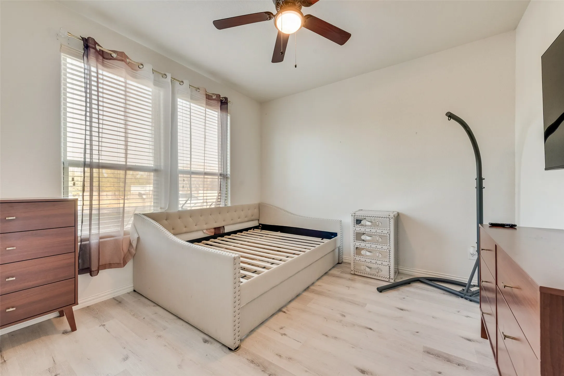 Single Family Residence For Sale in Dallas County , 4225 Elkins Avenue, Lancaster, Texas 75134, 4 Bedroom, 3 Bathroom, 2 Garage spaces, 2,193 Sqft, built in 2021, mls#21197268, Real Estate Agent in Lancaster, Homes For Sale in Dallas county, Homes For Sale in Lancaster, Realtor in Lancaster Texas, Real Estate Brokerage Independent Realty Texas, Luminita Cordes Realtor