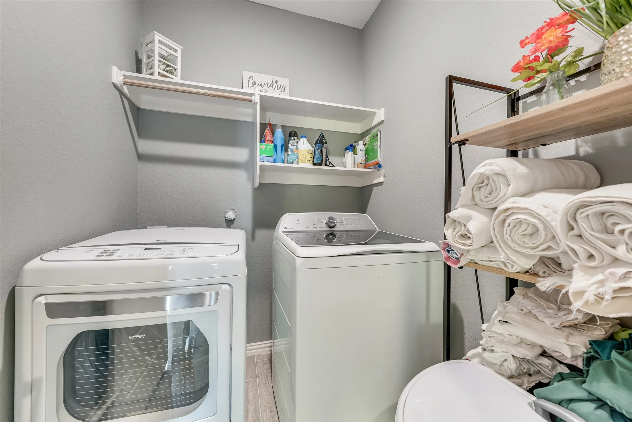 Single Family Residence For Sale in Dallas County , 4225 Elkins Avenue, Lancaster, Texas 75134, 4 Bedroom, 3 Bathroom, 2 Garage spaces, 2,193 Sqft, built in 2021, mls#21197268, Real Estate Agent in Lancaster, Homes For Sale in Dallas county, Homes For Sale in Lancaster, Realtor in Lancaster Texas, Real Estate Brokerage Independent Realty Texas, Luminita Cordes Realtor