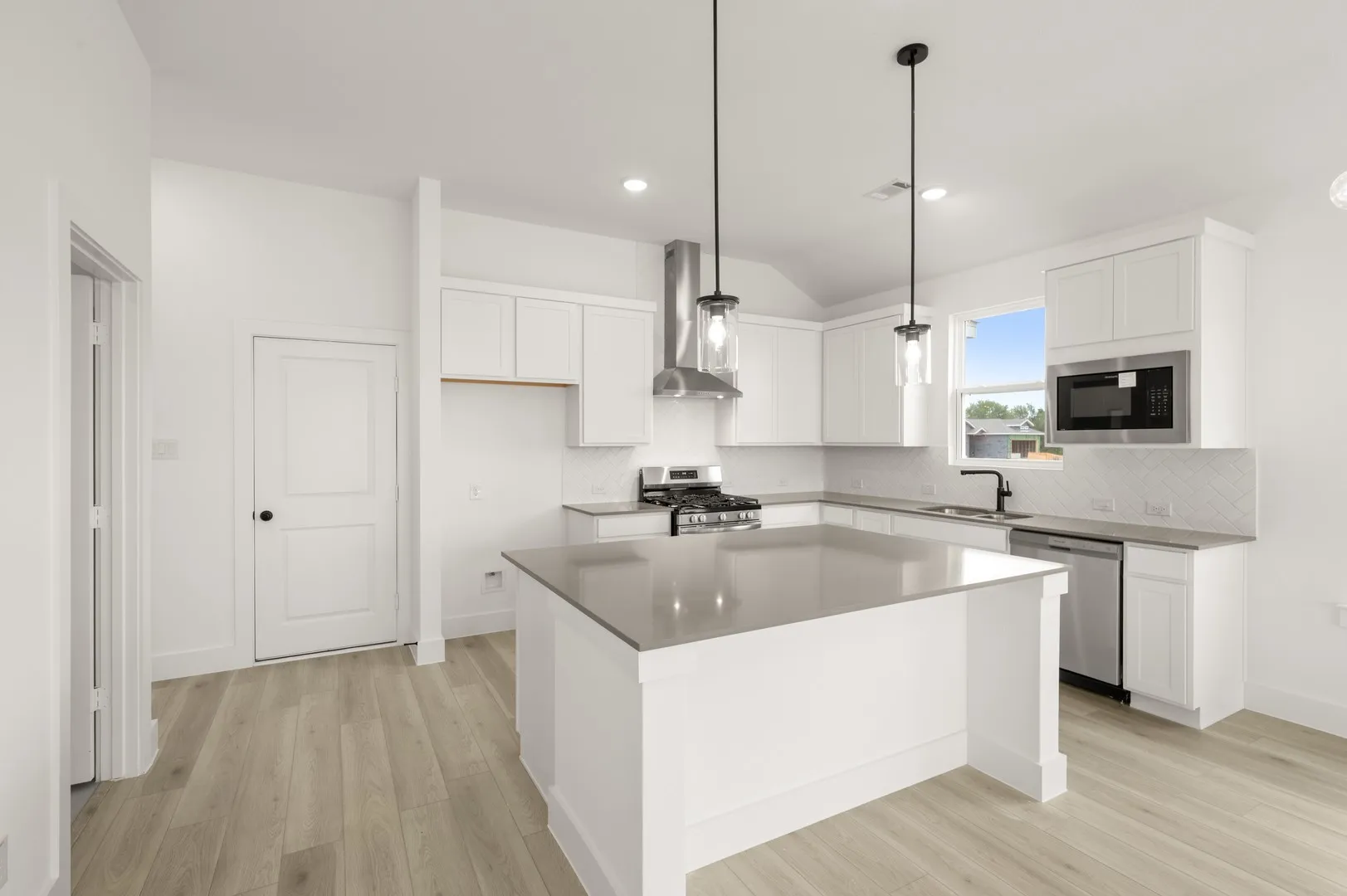 316 Sequoia- Kitchen-1