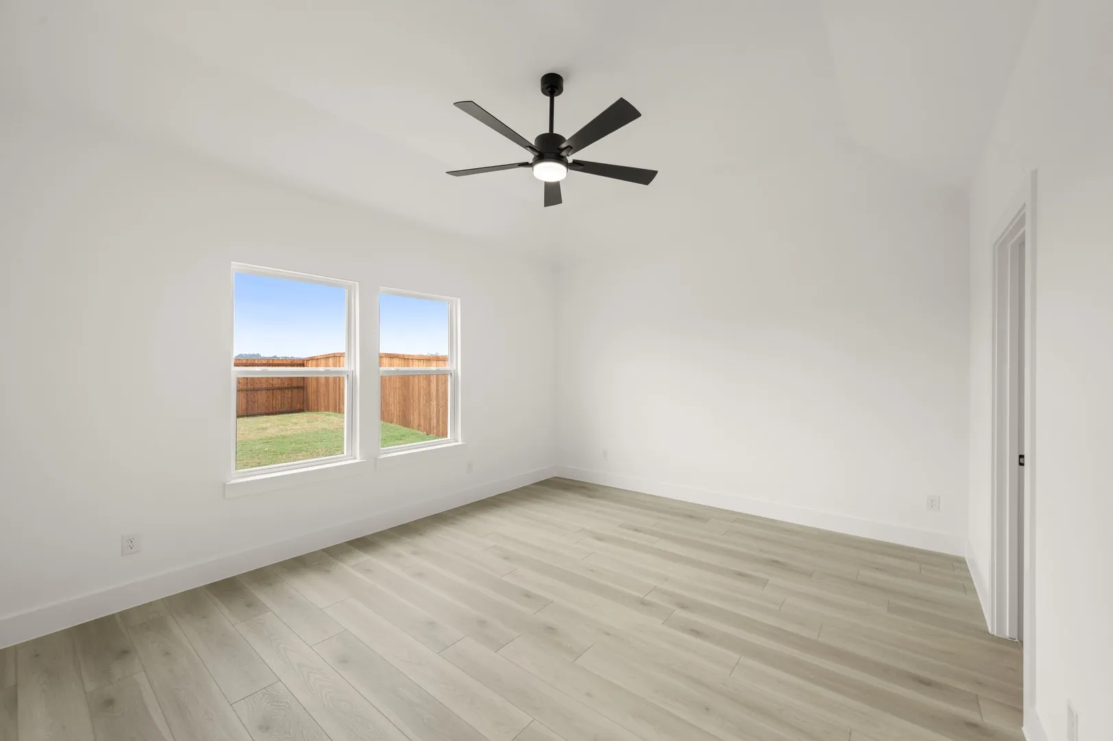 316 Sequoia- Primary Suite-1