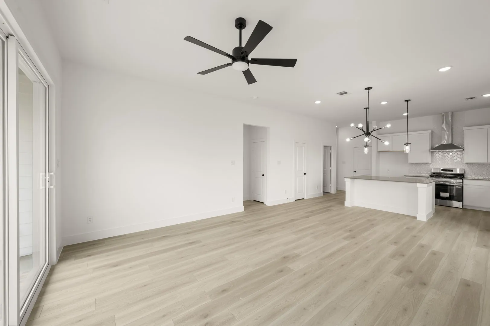 316 Sequoia- Living Room-3