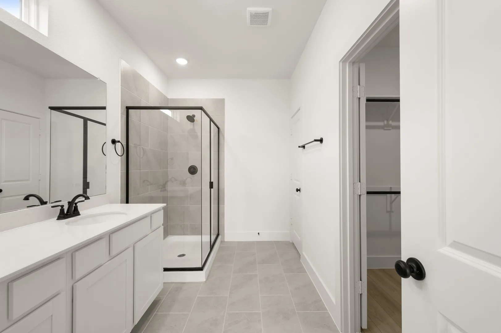 316 Sequoia- Primary Suite-4