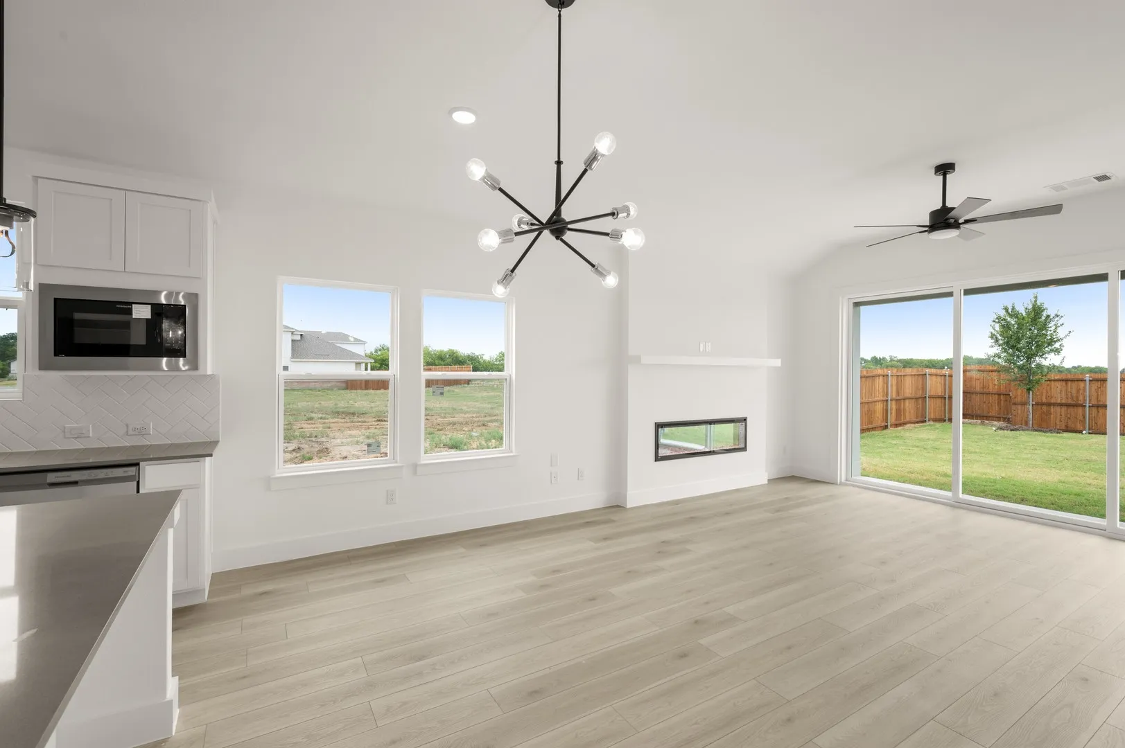 316 Sequoia- Dining-1