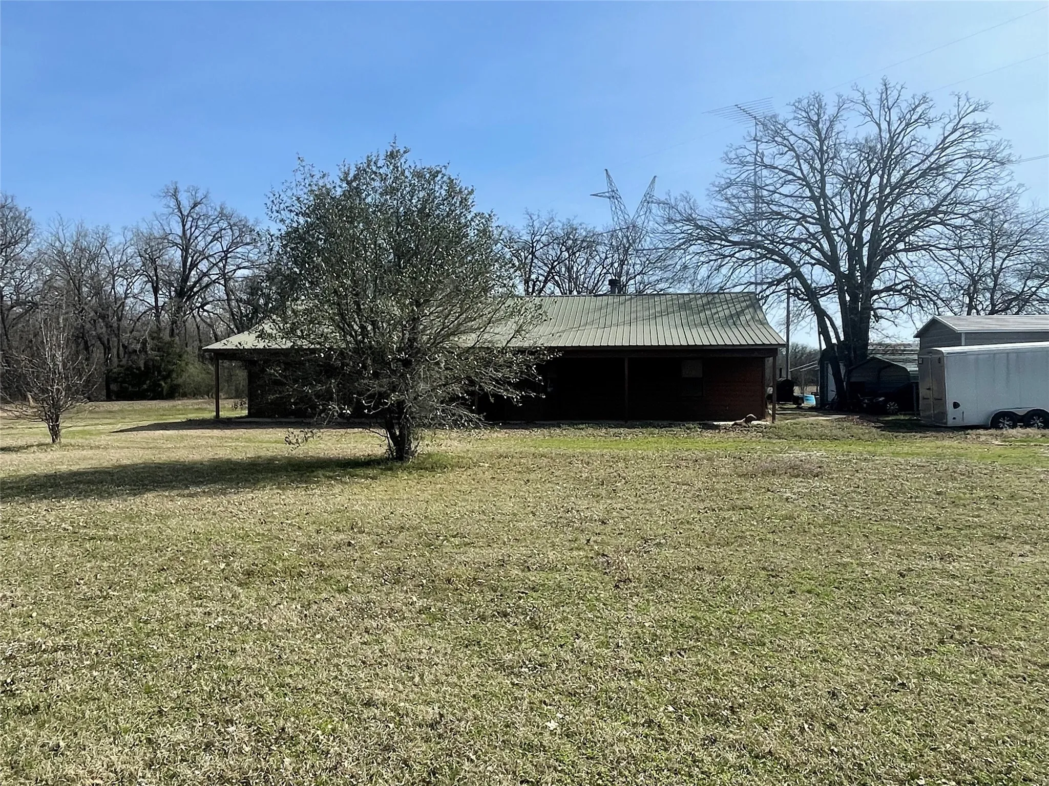 Farm For Sale in Van Zandt County , 1226 Vz County Road, Grand Saline, Texas 75140, 3 Bedroom, 2 Bathroom, Garage spaces, 1,798 Sqft, built in 2000, mls#21198343, Real Estate Agent in Grand Saline, Homes For Sale in Van Zandt county, Homes For Sale in Grand Saline, Realtor in Grand Saline Texas, Real Estate Brokerage Independent Realty Texas, Luminita Cordes Realtor