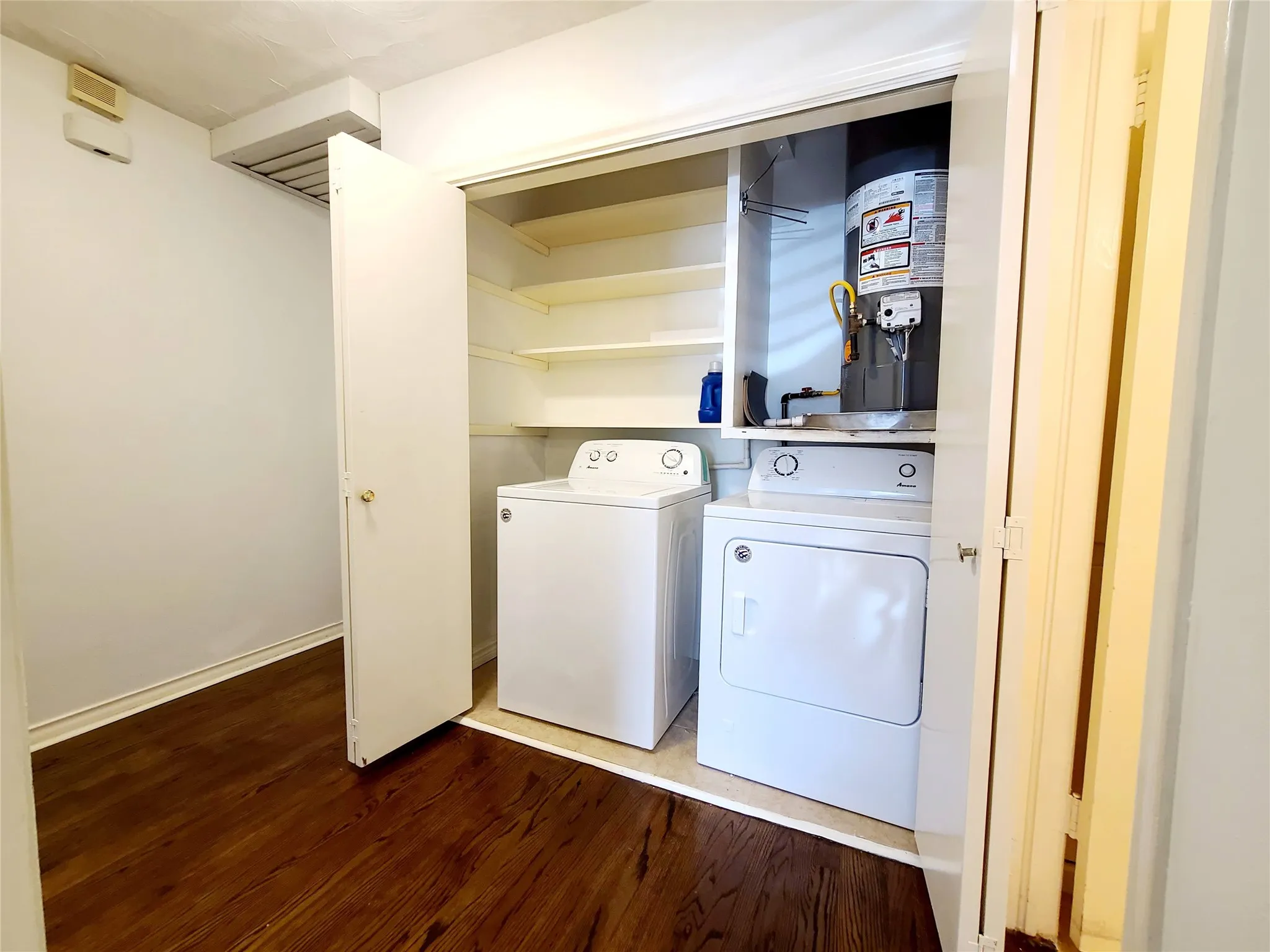 Duplex For Sale in Dallas County , 11040 Wyatt Street, Dallas, Texas 75218, 4 Bedrooms, 2 Bathrooms, 1 Garage spaces, 0 Sqft, built in 1959, Preowned, Price $450,000, mls#21197746, Real Estate Agent in Dallas, Homes For Sale in Dallas county, Homes For Sale in Dallas, Realtor in Dallas Texas, Real Estate Brokerage Independent Realty Texas, Luminita Cordes Realtor