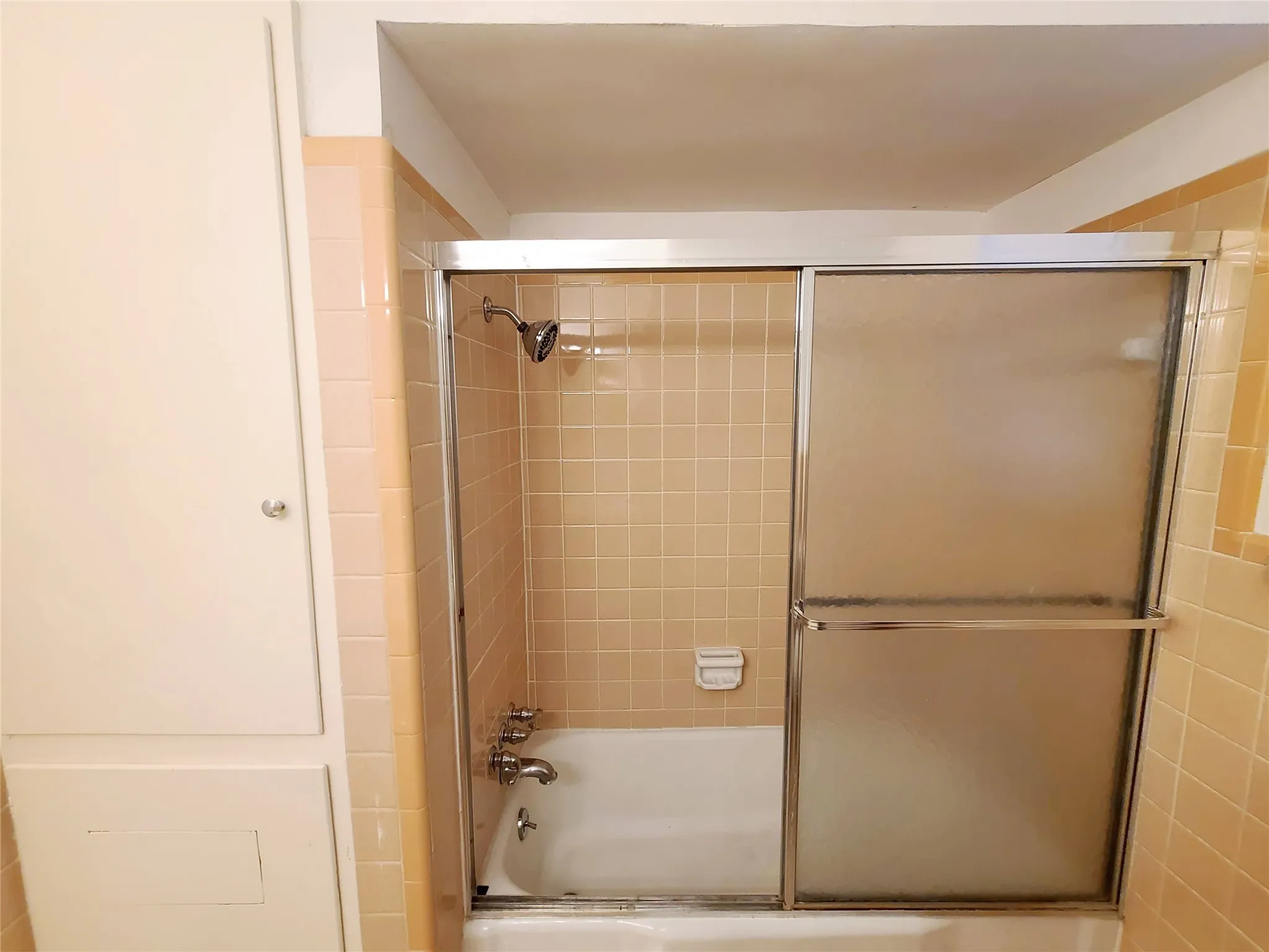 Duplex For Sale in Dallas County , 11040 Wyatt Street, Dallas, Texas 75218, 4 Bedrooms, 2 Bathrooms, 1 Garage spaces, 0 Sqft, built in 1959, Preowned, Price $450,000, mls#21197746, Real Estate Agent in Dallas, Homes For Sale in Dallas county, Homes For Sale in Dallas, Realtor in Dallas Texas, Real Estate Brokerage Independent Realty Texas, Luminita Cordes Realtor