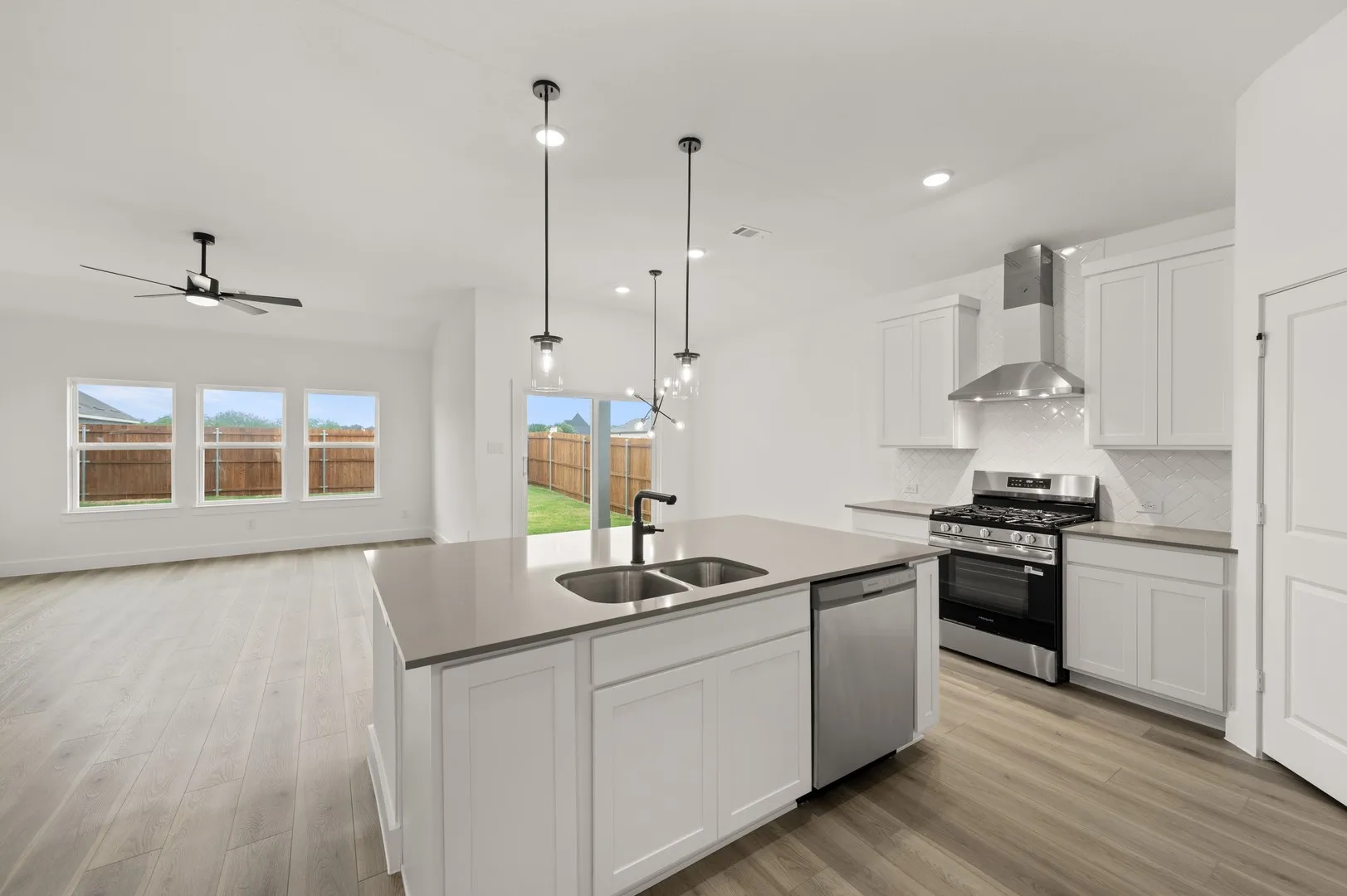309 Sequoia- Kitchen-6