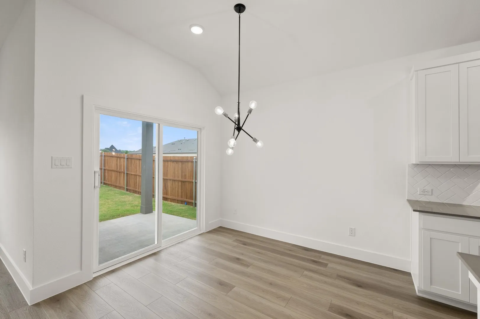 309 Sequoia- Dining-1