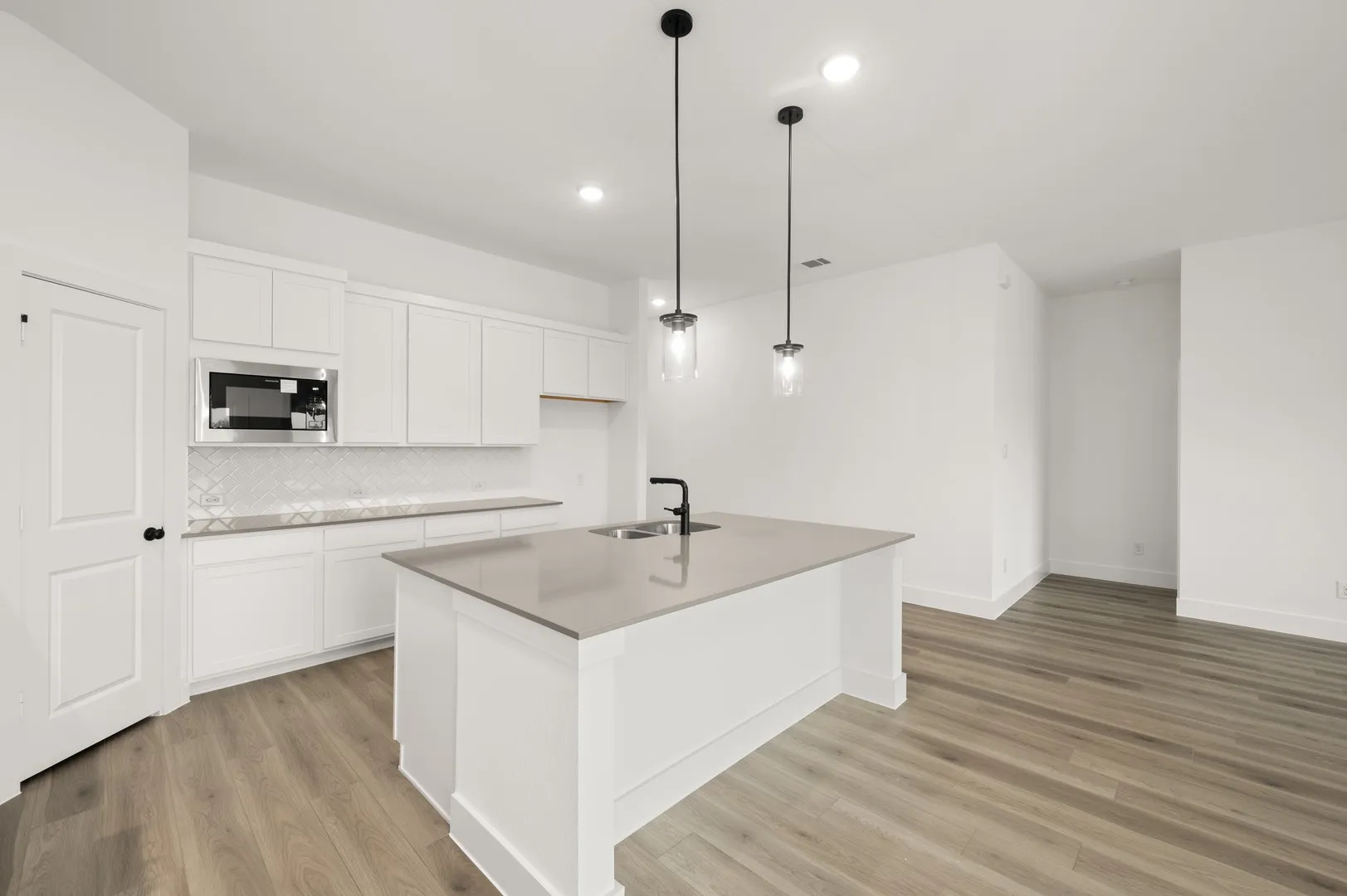 309 Sequoia- Kitchen-3