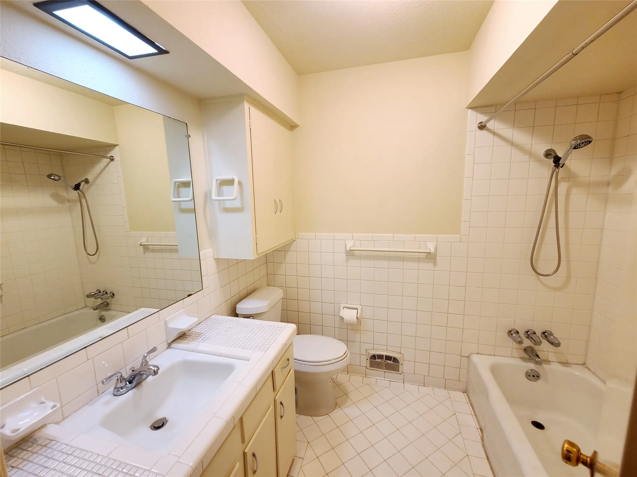 Duplex For Sale in Dallas County , 7434 Brentcove Circle, Dallas, Texas 75214, 4 Bedrooms, 4 Bathrooms, 2 Garage spaces, 0 Sqft, built in 1964, Preowned, Price $750,000, mls#21197347, Real Estate Agent in Dallas, Homes For Sale in Dallas county, Homes For Sale in Dallas, Realtor in Dallas Texas, Real Estate Brokerage Independent Realty Texas, Luminita Cordes Realtor
