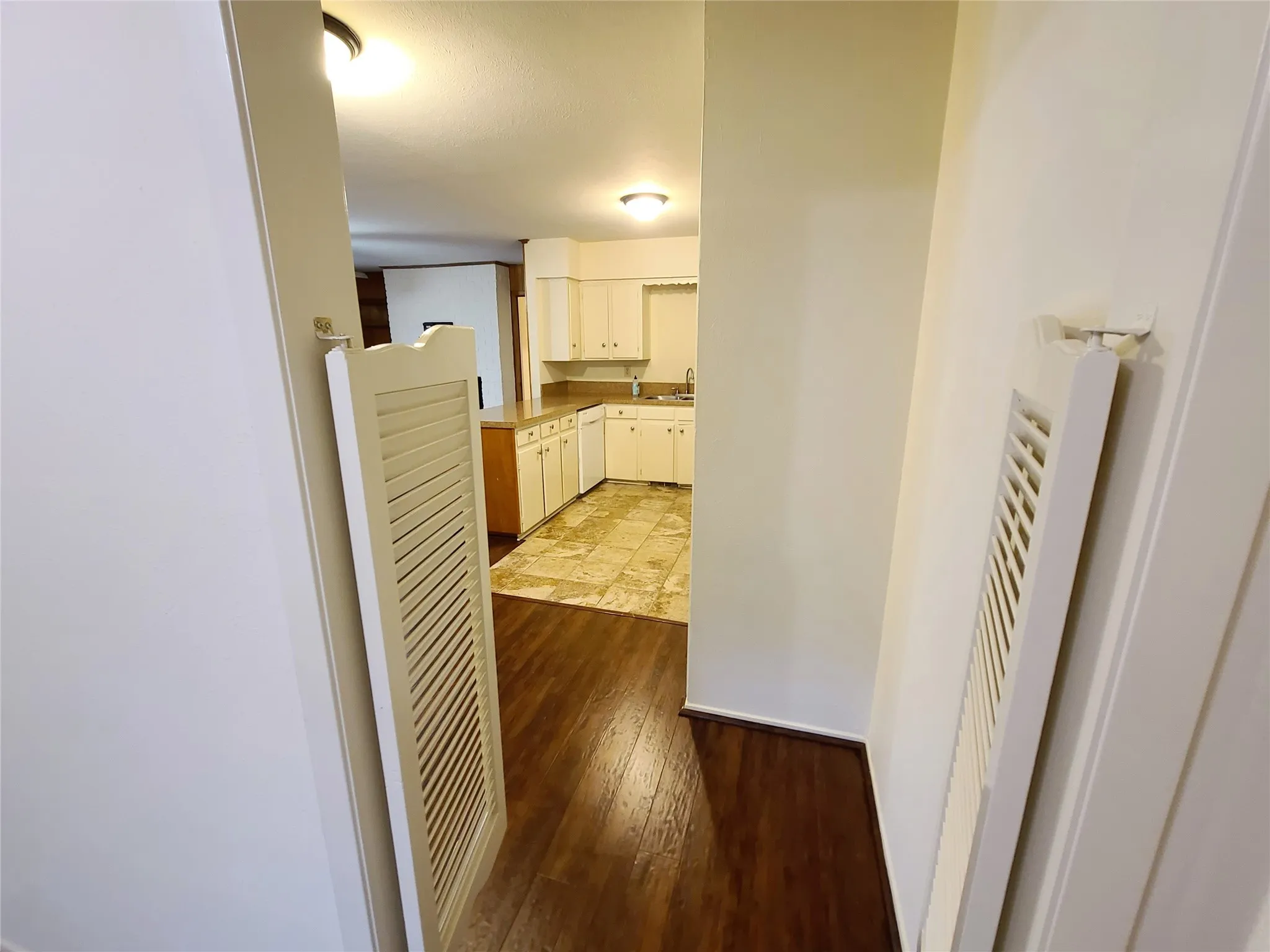 Duplex For Sale in Dallas County , 7434 Brentcove Circle, Dallas, Texas 75214, 4 Bedrooms, 4 Bathrooms, 2 Garage spaces, 0 Sqft, built in 1964, Preowned, Price $750,000, mls#21197347, Real Estate Agent in Dallas, Homes For Sale in Dallas county, Homes For Sale in Dallas, Realtor in Dallas Texas, Real Estate Brokerage Independent Realty Texas, Luminita Cordes Realtor