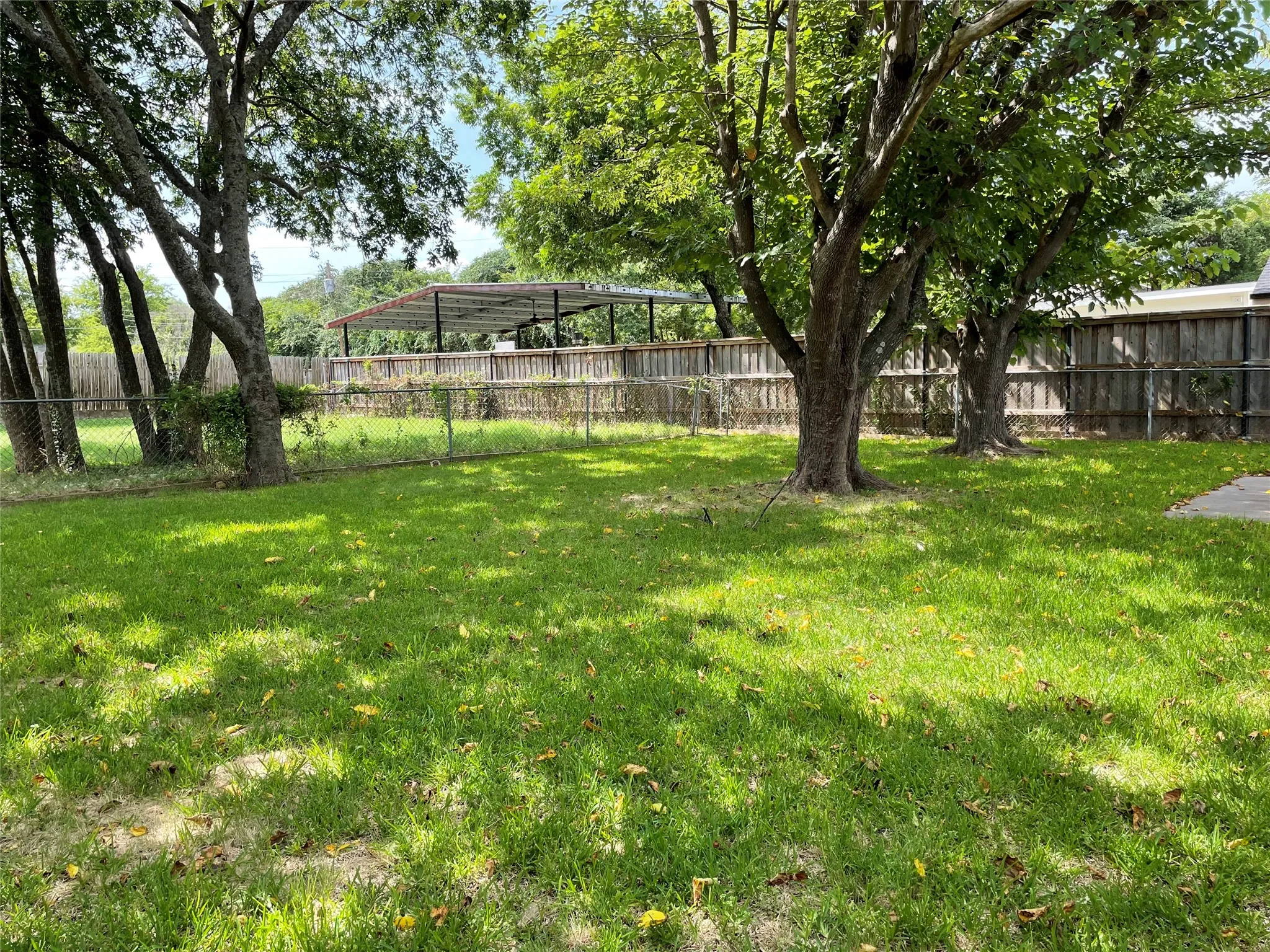 Single Family Residence For Sale in Dallas County , 123 EVELYN Street, De Soto, Texas 75115, 3 Bedrooms, 2 Bathrooms, 2 Garage spaces, 1,456 Sqft, built in 1968, Preowned, Price $225,000, mls#21198443, Real Estate Agent in De Soto, Homes For Sale in Dallas county, Homes For Sale in De Soto, Realtor in De Soto Texas, Real Estate Brokerage Independent Realty Texas, Luminita Cordes Realtor