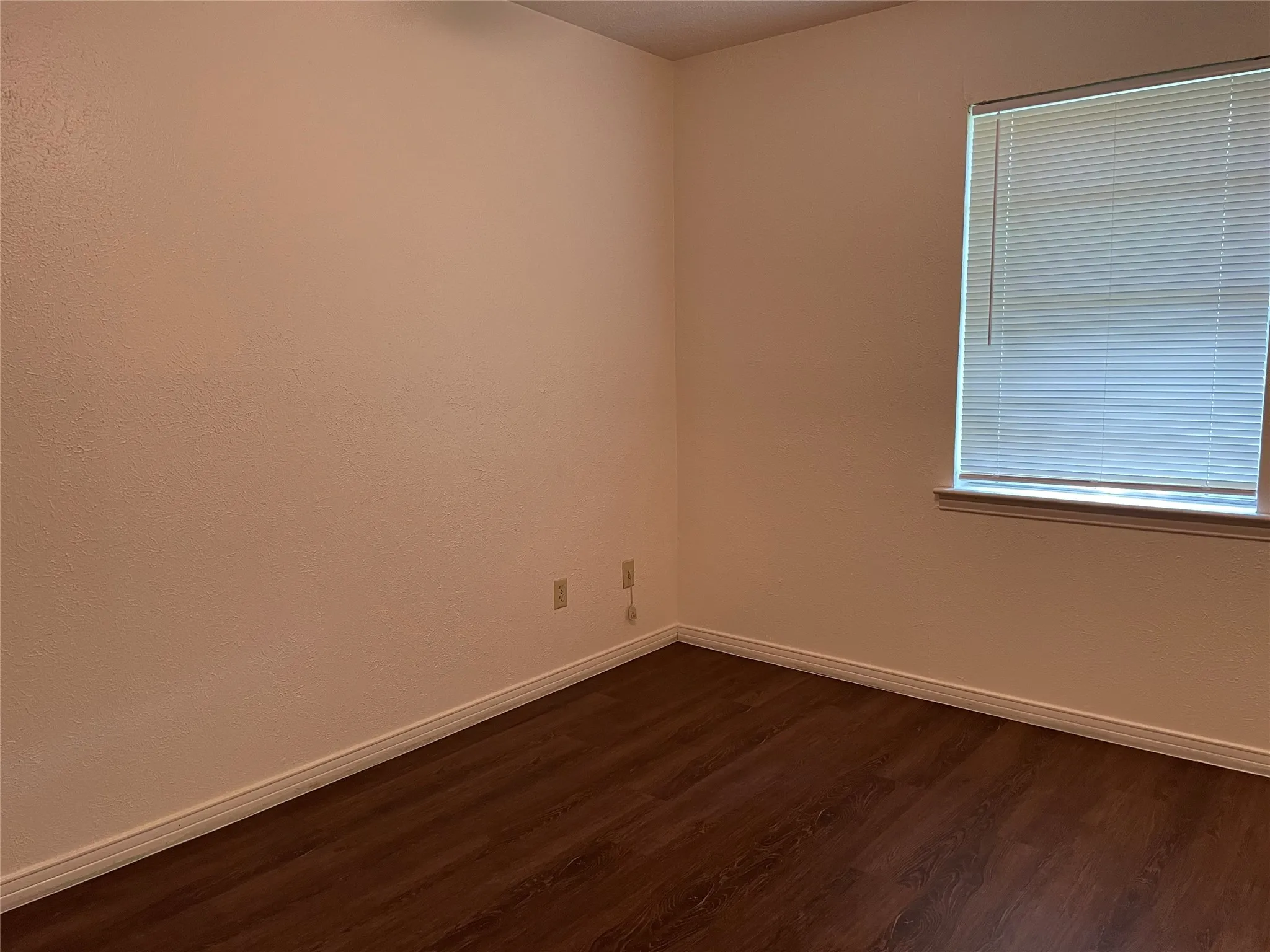 Single Family Residence For Sale in Dallas County , 123 EVELYN Street, De Soto, Texas 75115, 3 Bedrooms, 2 Bathrooms, 2 Garage spaces, 1,456 Sqft, built in 1968, Preowned, Price $225,000, mls#21198443, Real Estate Agent in De Soto, Homes For Sale in Dallas county, Homes For Sale in De Soto, Realtor in De Soto Texas, Real Estate Brokerage Independent Realty Texas, Luminita Cordes Realtor