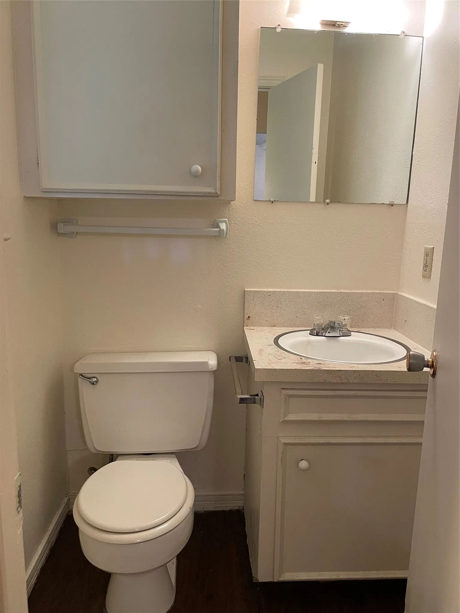 Single Family Residence For Sale in Dallas County , 123 EVELYN Street, De Soto, Texas 75115, 3 Bedrooms, 2 Bathrooms, 2 Garage spaces, 1,456 Sqft, built in 1968, Preowned, Price $225,000, mls#21198443, Real Estate Agent in De Soto, Homes For Sale in Dallas county, Homes For Sale in De Soto, Realtor in De Soto Texas, Real Estate Brokerage Independent Realty Texas, Luminita Cordes Realtor