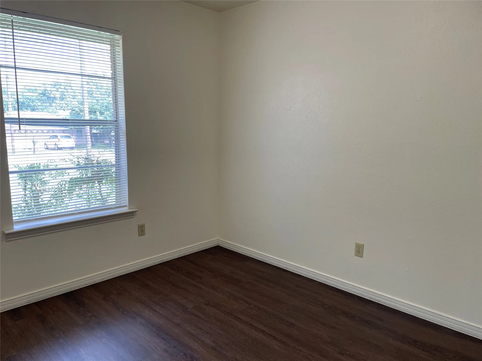 Single Family Residence For Sale in Dallas County , 123 EVELYN Street, De Soto, Texas 75115, 3 Bedrooms, 2 Bathrooms, 2 Garage spaces, 1,456 Sqft, built in 1968, Preowned, Price $225,000, mls#21198443, Real Estate Agent in De Soto, Homes For Sale in Dallas county, Homes For Sale in De Soto, Realtor in De Soto Texas, Real Estate Brokerage Independent Realty Texas, Luminita Cordes Realtor