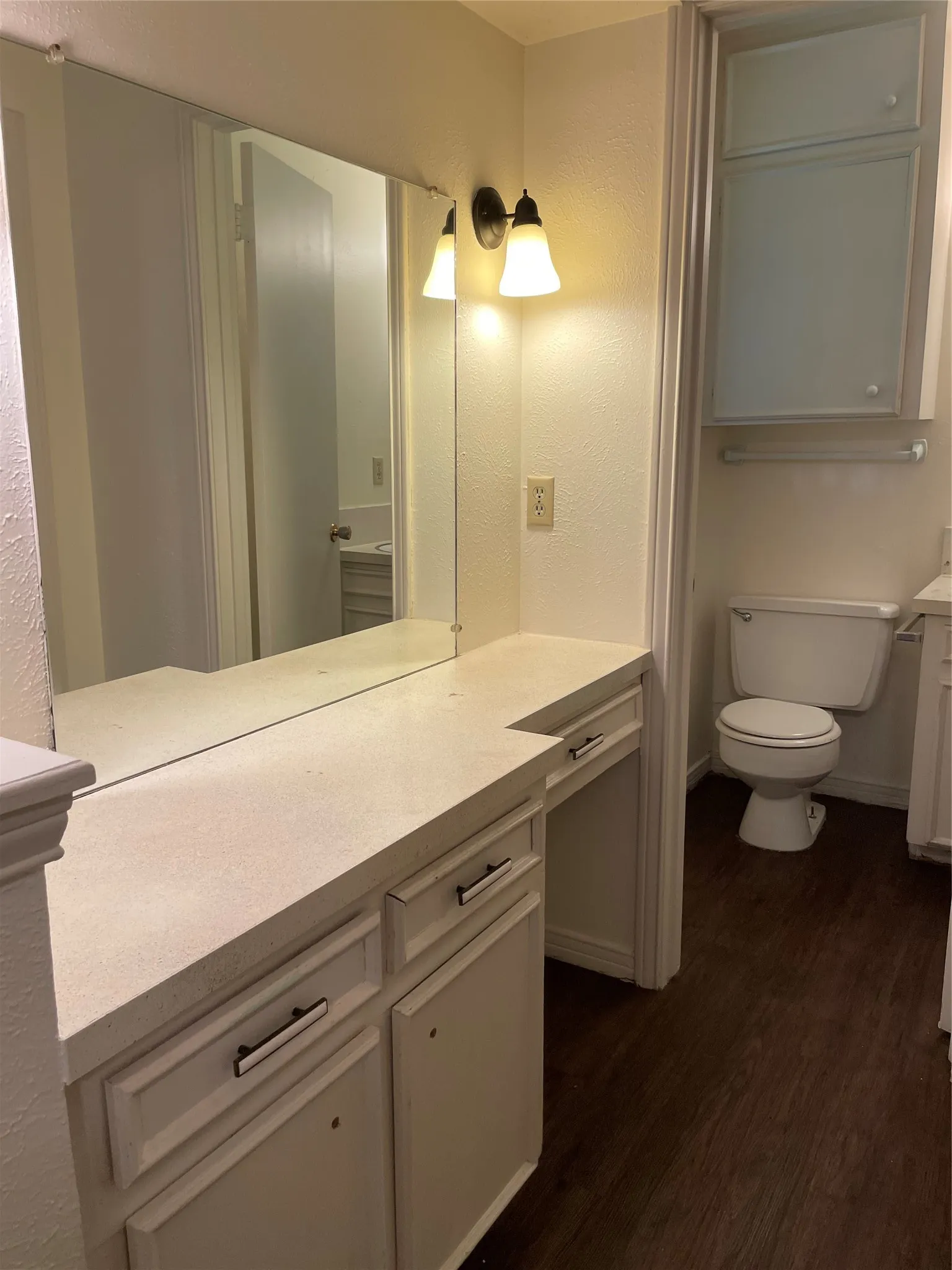 Single Family Residence For Sale in Dallas County , 123 EVELYN Street, De Soto, Texas 75115, 3 Bedrooms, 2 Bathrooms, 2 Garage spaces, 1,456 Sqft, built in 1968, Preowned, Price $225,000, mls#21198443, Real Estate Agent in De Soto, Homes For Sale in Dallas county, Homes For Sale in De Soto, Realtor in De Soto Texas, Real Estate Brokerage Independent Realty Texas, Luminita Cordes Realtor