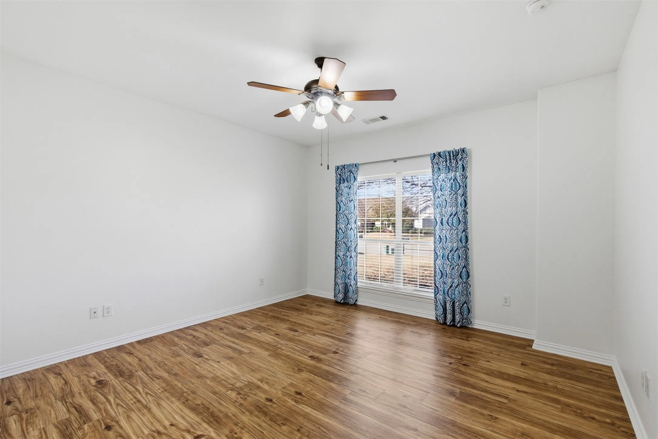 Nice size guest bedroom